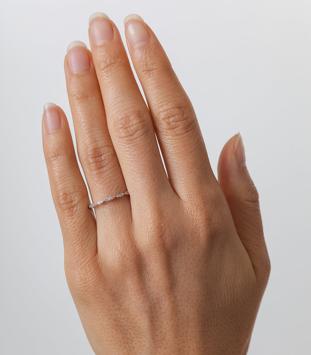 Stunning Marquise Cut Diamond Engagement Ring for Women - Perfect for Proposals, Anniversaries & Special Occasions