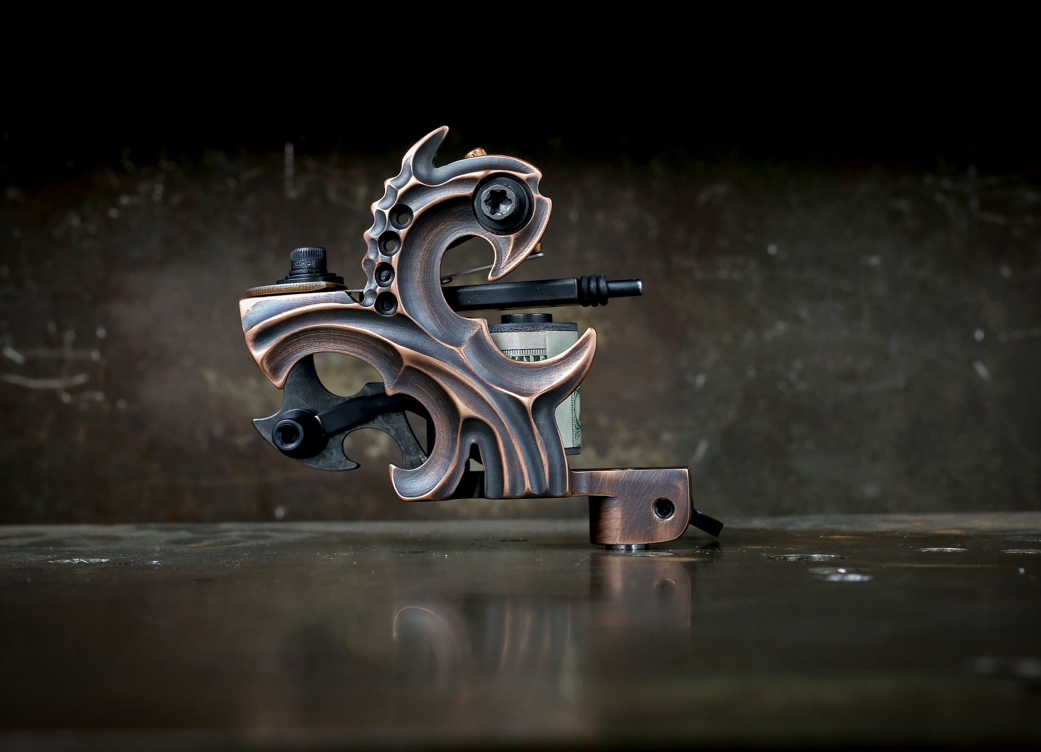 Aaron Cain Niner Liner Bronze - Premium Bronze Home Decor for Wall & Shelf Display - Perfect for Living Room, Bedroom & Office Decor