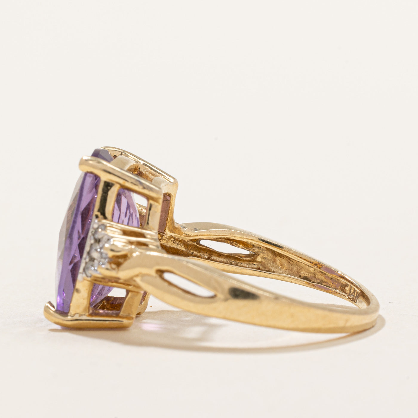 Amethyst and Diamond Cocktail Ring - 5.00ct Natural Amethyst with 0.05ctw Diamond Accents - Size 7 - Elegant Statement Jewelry for Evening Parties, Weddings and Special Occasions