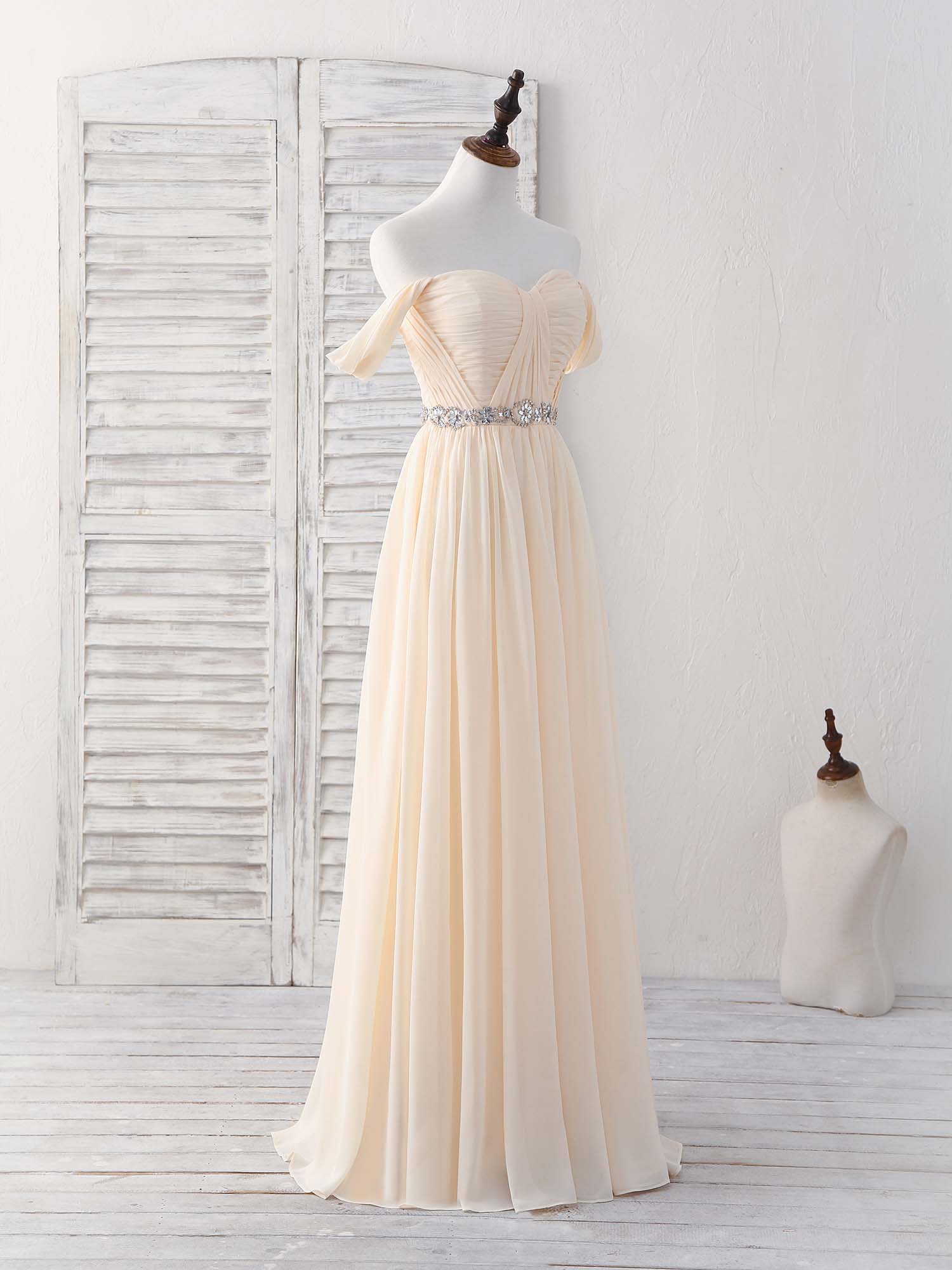 Elegant Champagne Chiffon Off-Shoulder Long Prom Dress for Bridesmaids - Perfect for Weddings, Formal Events & Special Occasions