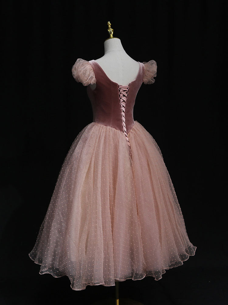 Elegant Pink Tulle Short Prom Dress & Puffy Homecoming Dress for Teens - Perfect for School Dances, Parties & Special Occasions