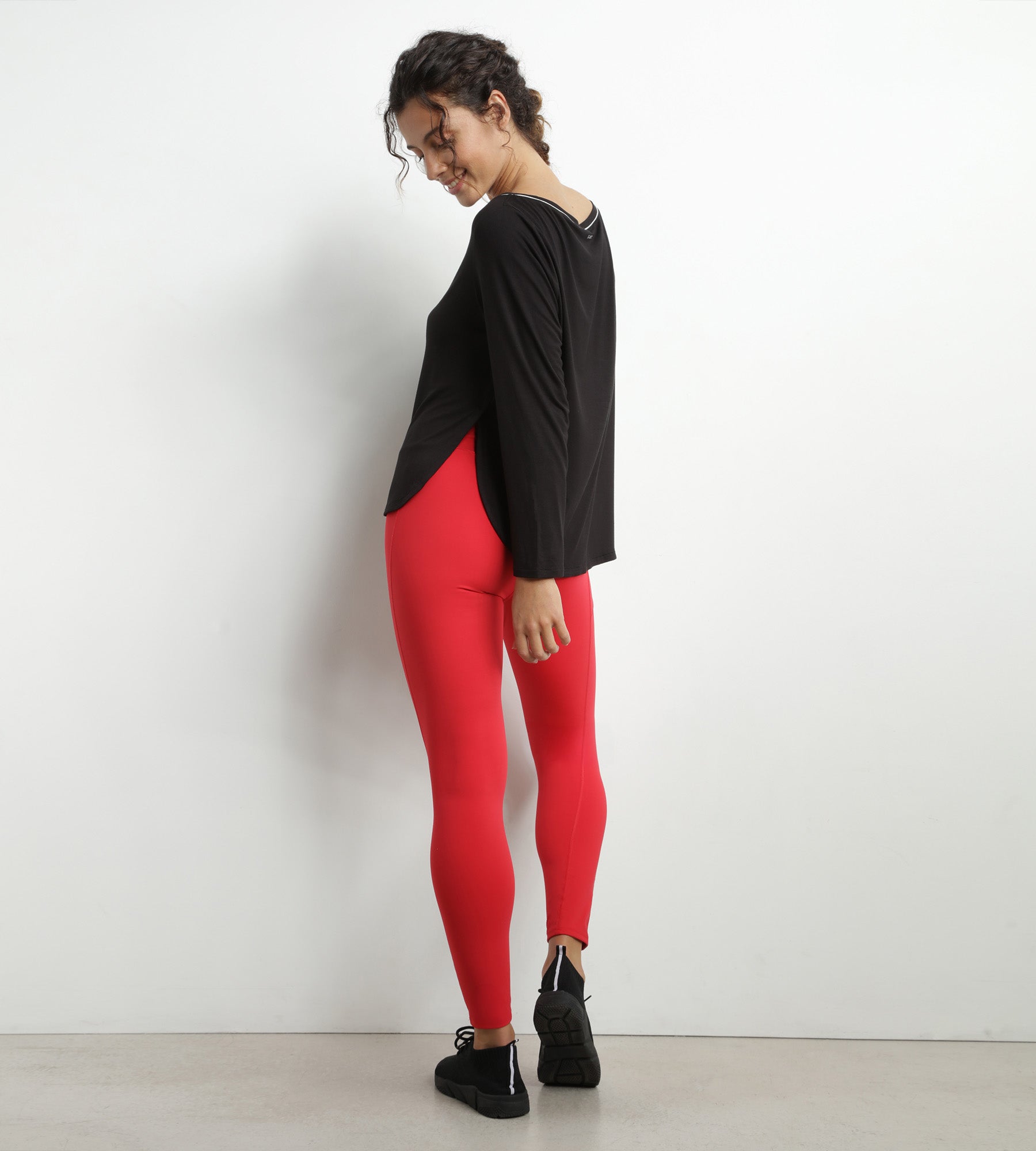 Black Viscose Boat Neck Women's Sports Top - Breathable & Comfortable for Yoga, Running & Gym Workouts | DIM MOVE