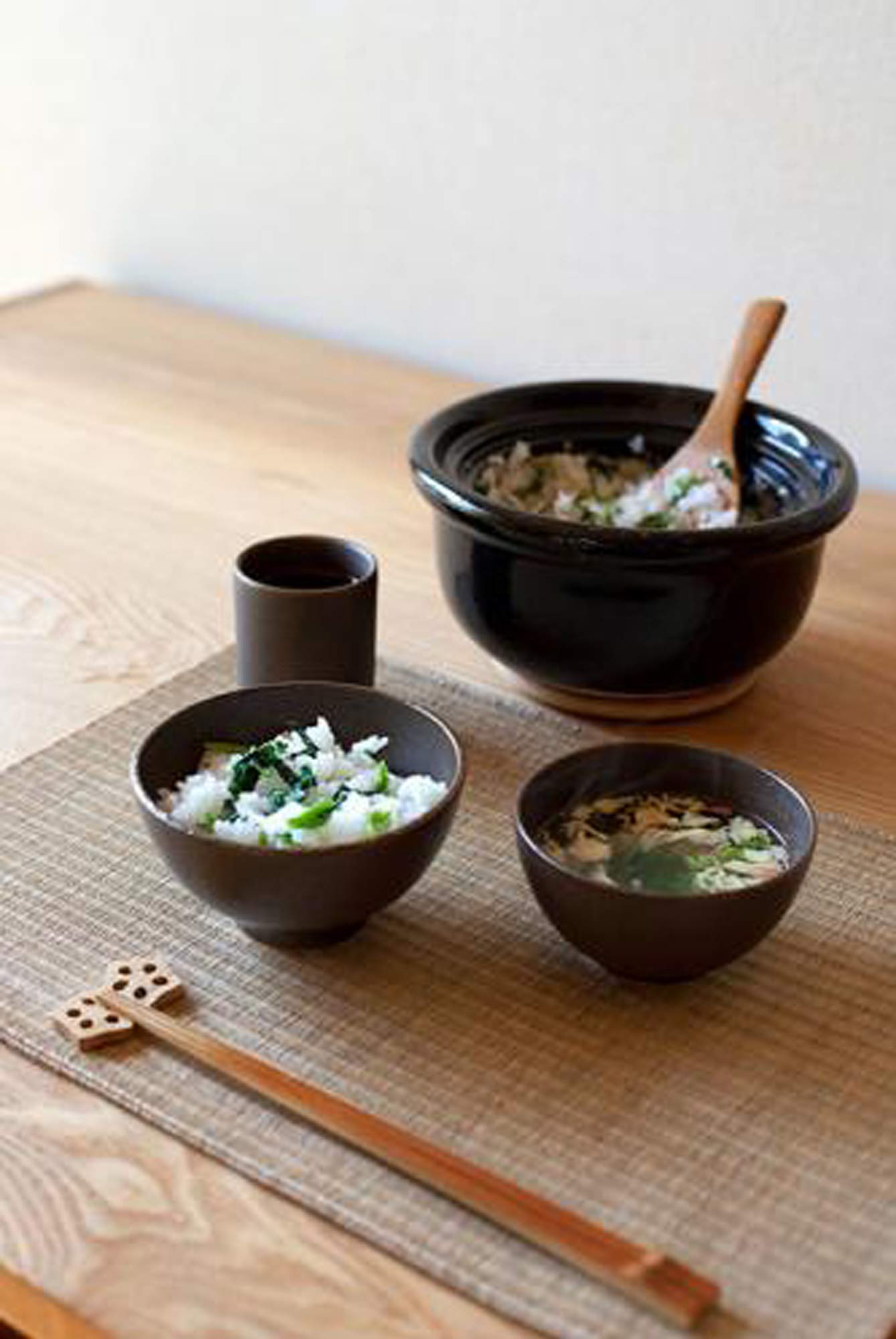 Premium Japanese Donabe Clay Rice Cooker - 2 Go (1200cc) Traditional Black Pot for Perfect Sticky Rice, Sushi & Hot Pot - Ideal for Home Cooking & Authentic Asian Meals