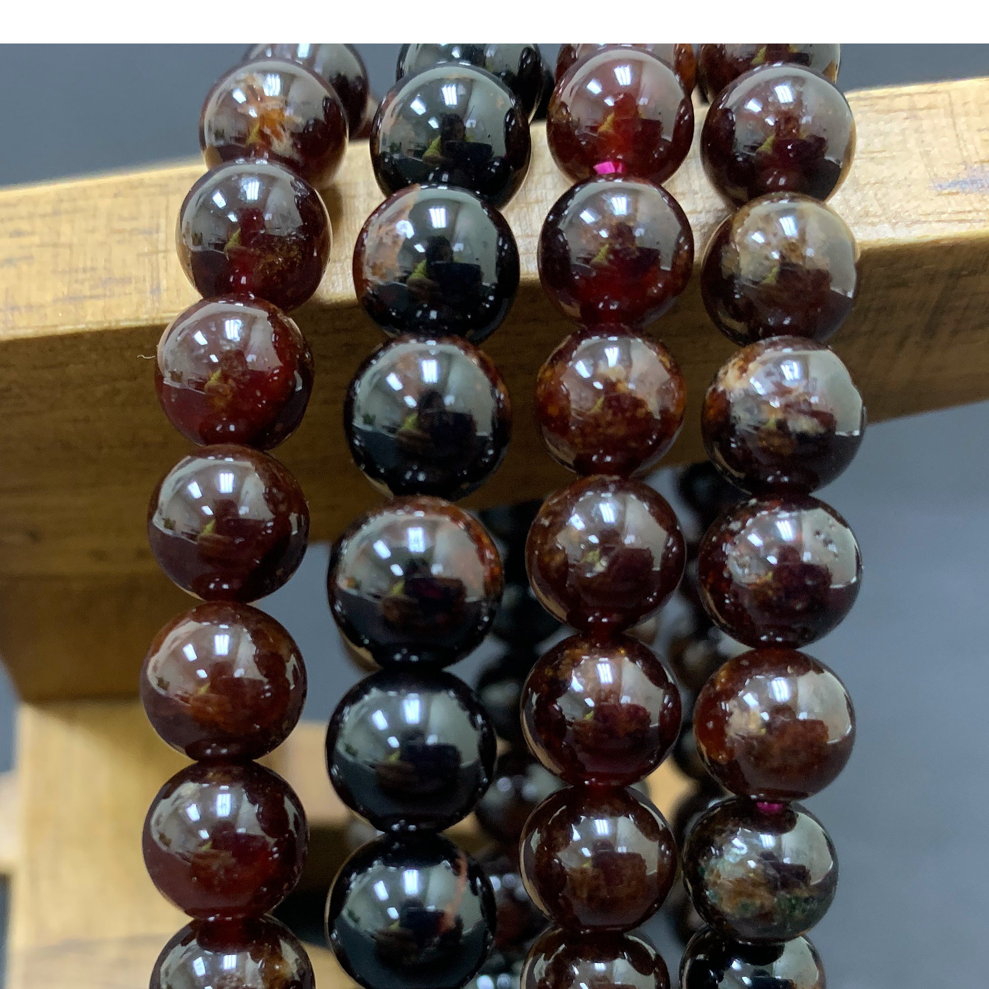 8mm Garnet Gemstone Round Bead Stretch Bracelet for Men & Women - Perfect for Yoga, Meditation & Everyday Wear