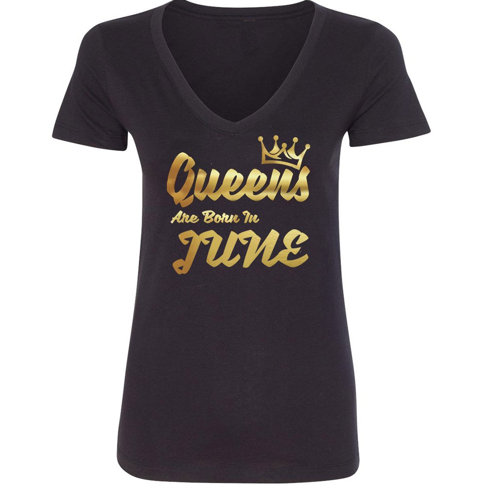 Queens are Born in January-December | Women's Gold Crown Slim Fit T-Shirt | Zodiac Capricorn Graphic Tee | Casual Outfit Top for Women | Perfect for Birthdays, Parties & Everyday Wear
