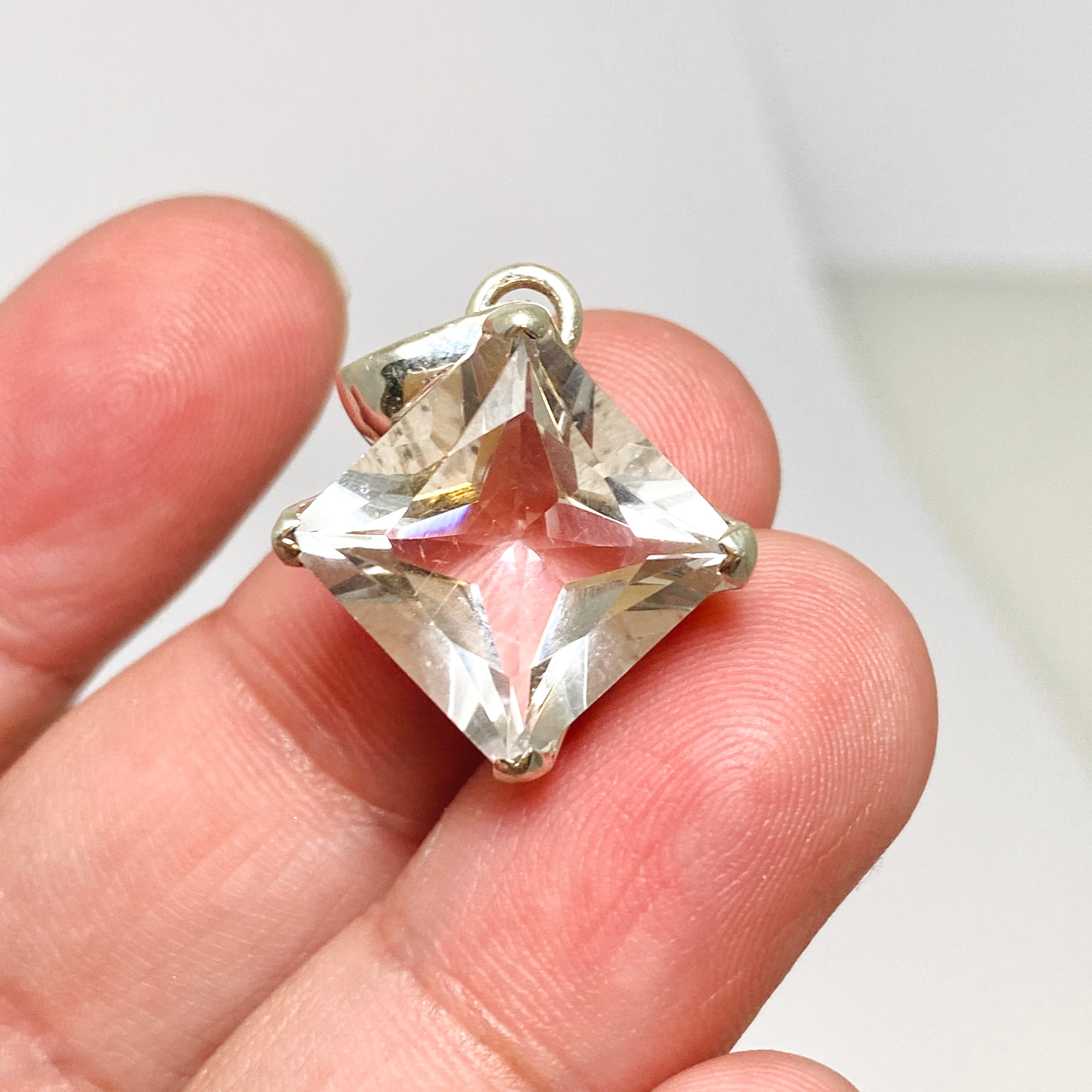 Natural Clear Quartz Square Faceted Pendant Necklace - PPGJ913 - Perfect for Meditation, Healing & Spiritual Jewelry Gifts