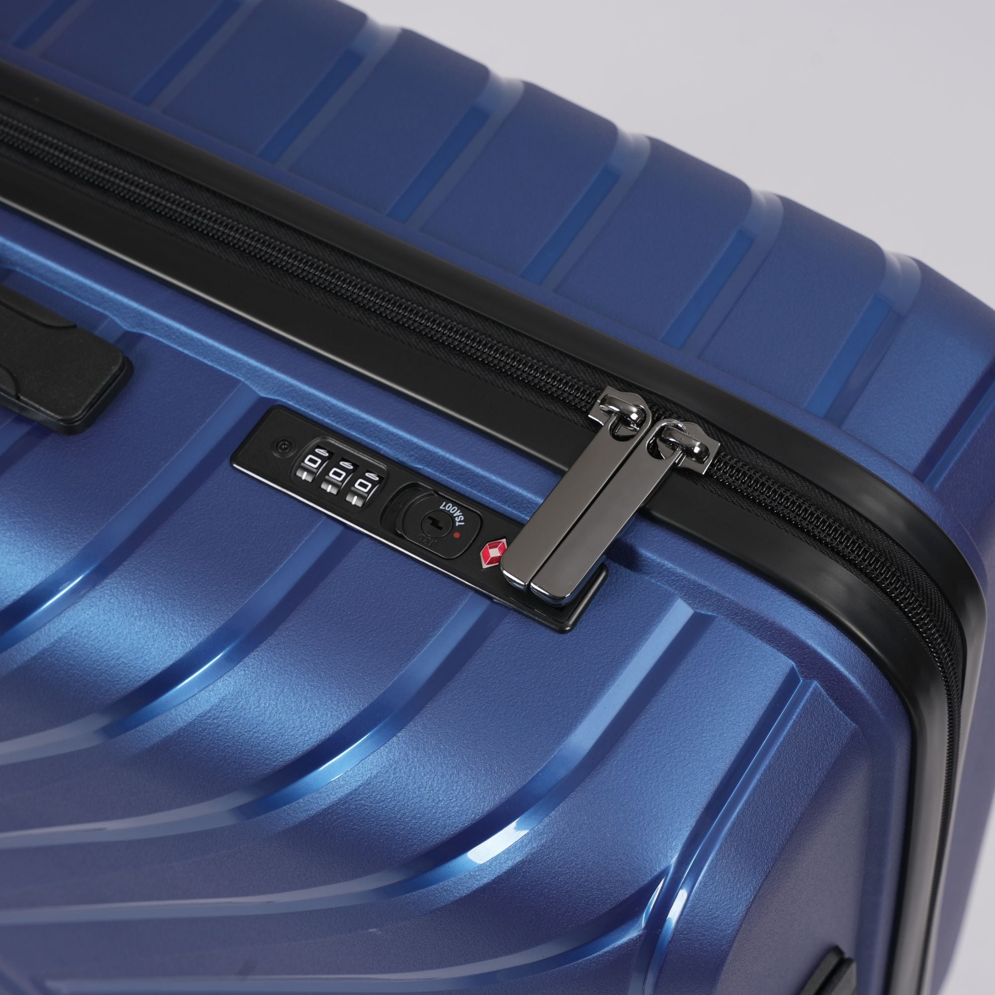 Blue 20' Hardcase Roller Carry On Luggage with 360° Spinner Wheels - Perfect for Air Travel & Business Trips