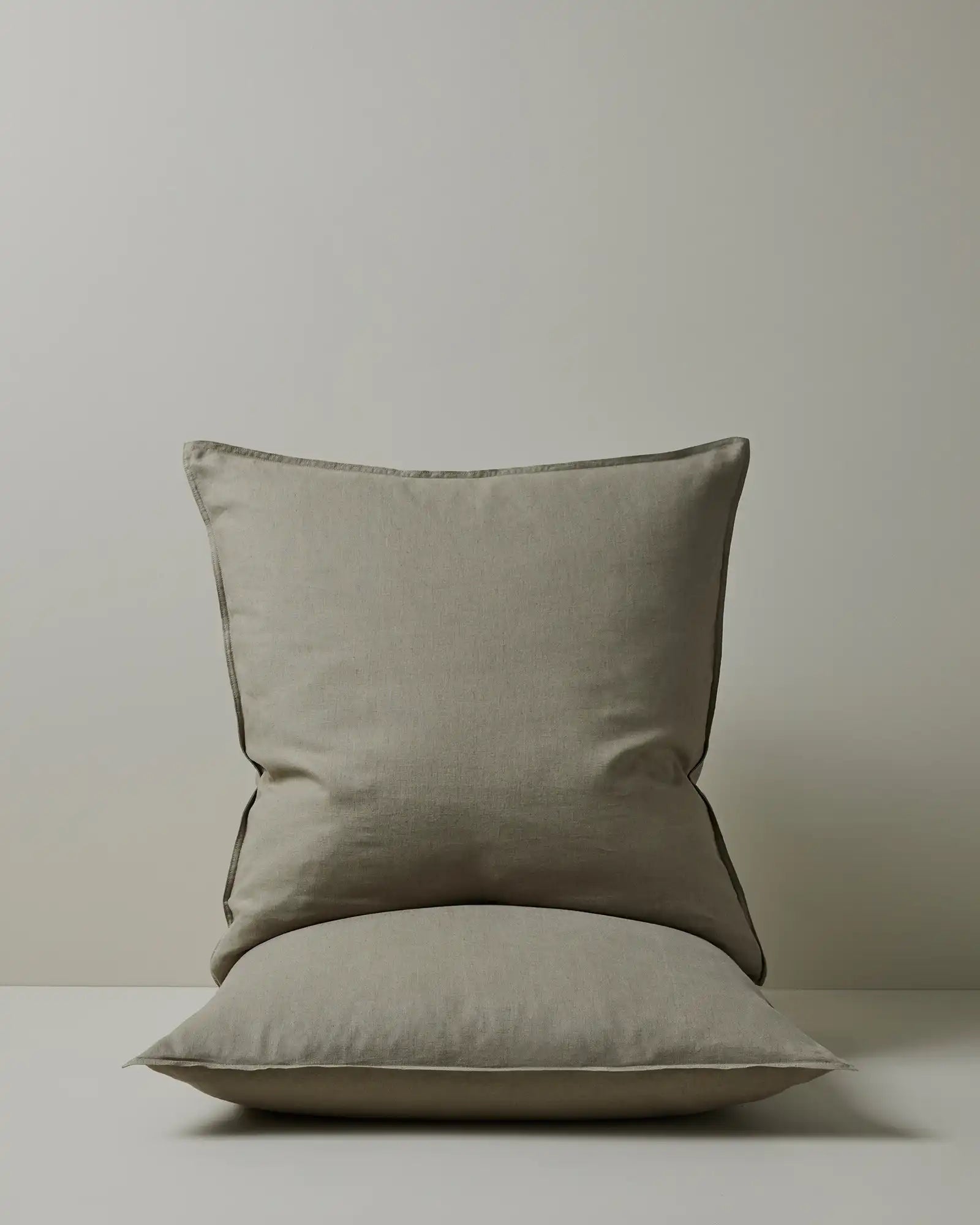 Ravello Soft Luxury Pillowcase Set - 2 Pack 100% Cotton Pillow Covers for Bedroom, Hotel & Home Decor - Breathable & Hypoallergenic for Ultimate Comfort