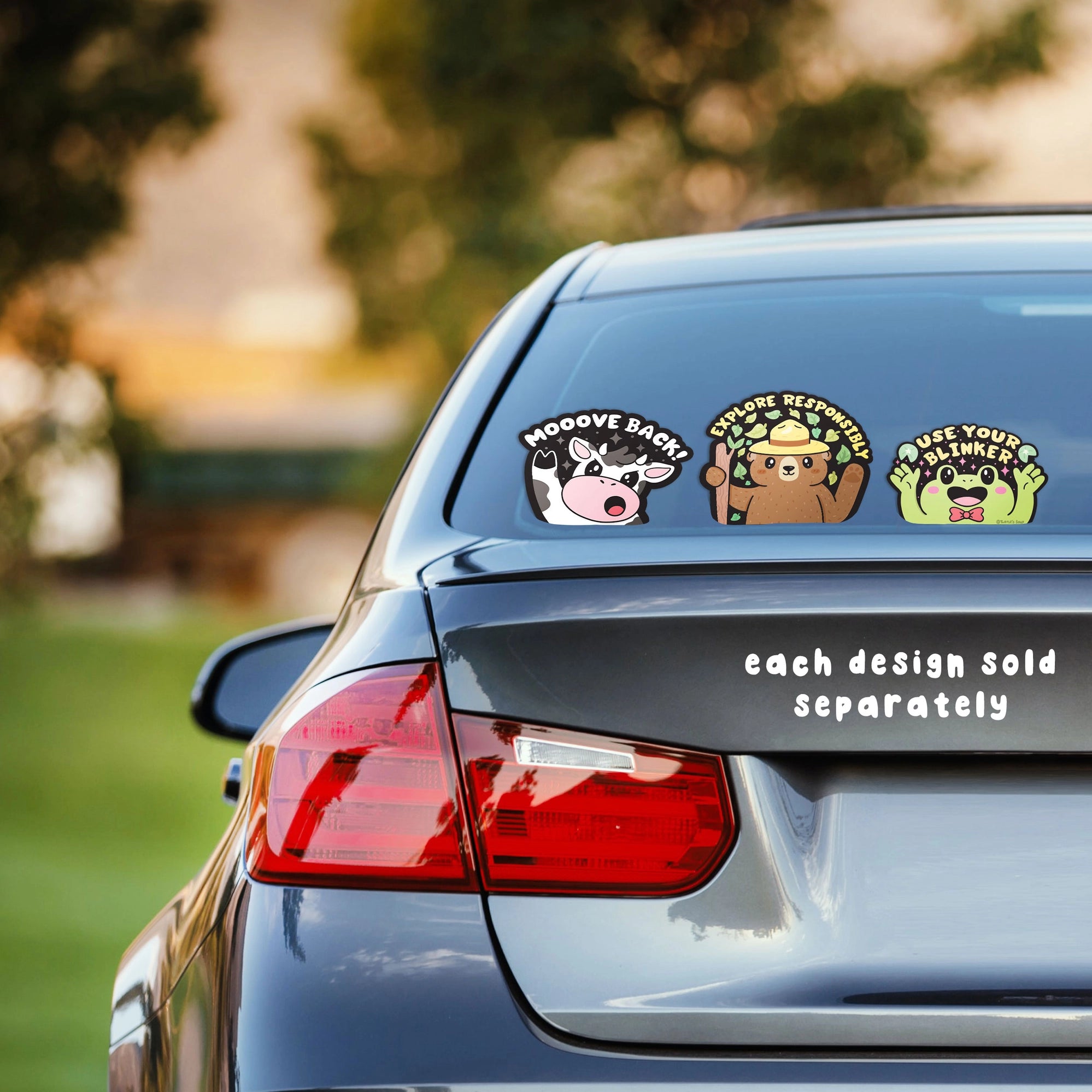 Funny 'Use Your Blinker' Frog Vinyl Decal - Waterproof Stickers for Cars, Laptops, Water Bottles | Perfect for Drivers, Office Workers & College Students