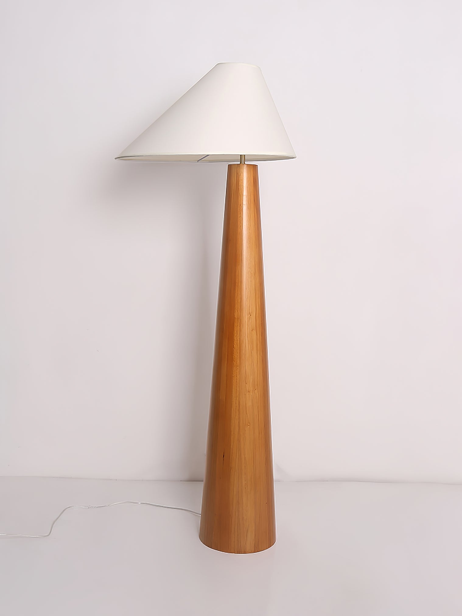 Modern Alvin Floor Lamp with Adjustable Brightness - Stylish Standing Light for Living Room, Bedroom & Office - Perfect for Reading, Relaxing & Decorating