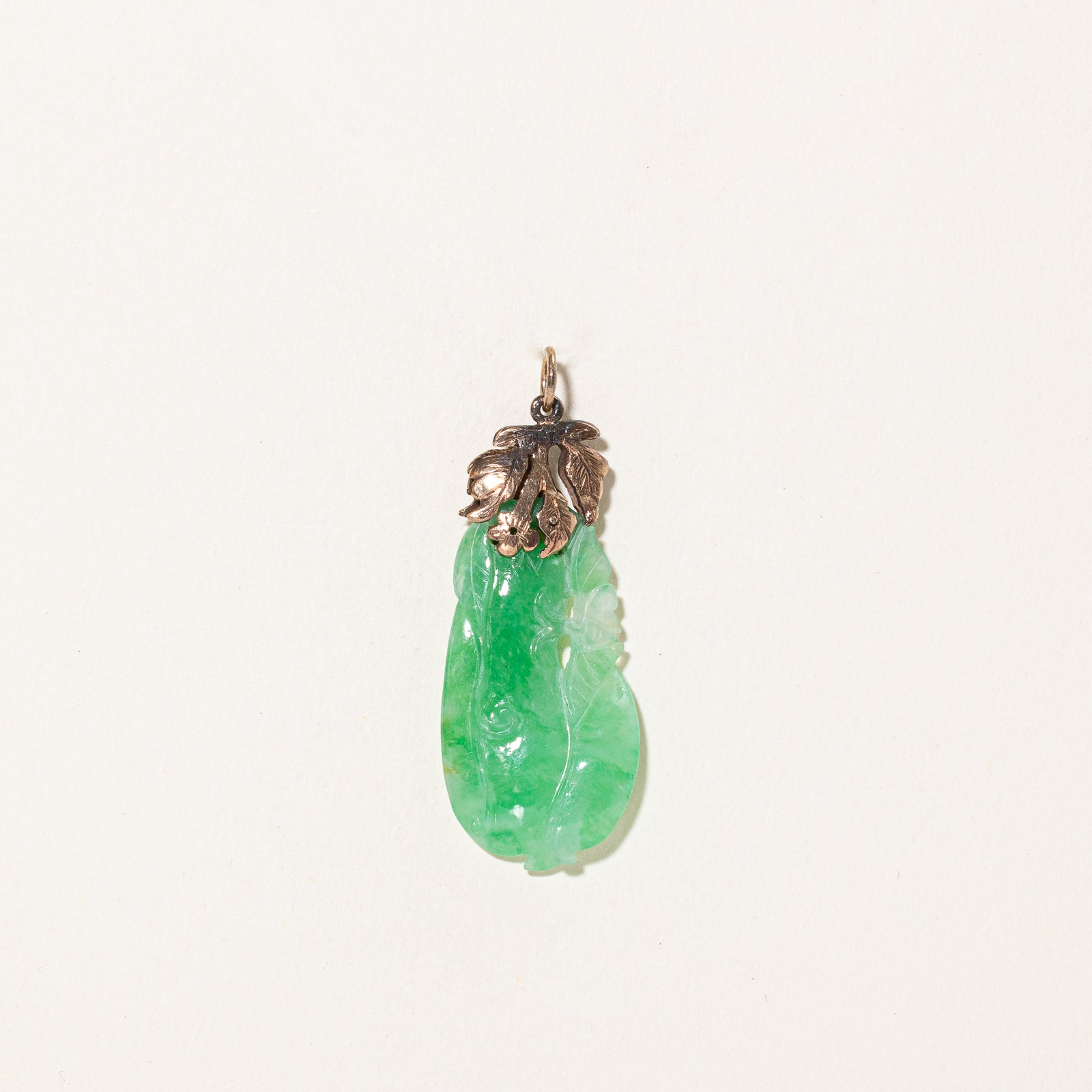 Exquisite 14.00ct Carved Jadeite Drop Pendant Necklace - Natural Green Gemstone Jewelry for Women - Perfect for Weddings, Parties & Special Occasions