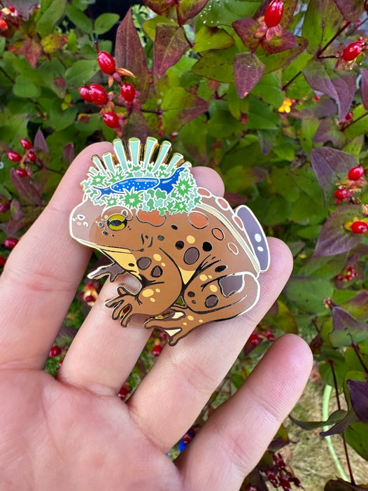 Blue Grey Taildropper Slug & Western Toad Enamel Pin - Cute Animal Lapel Pins for Backpacks, Hats & Jackets - Perfect for Nature Lovers & Wildlife Collectors