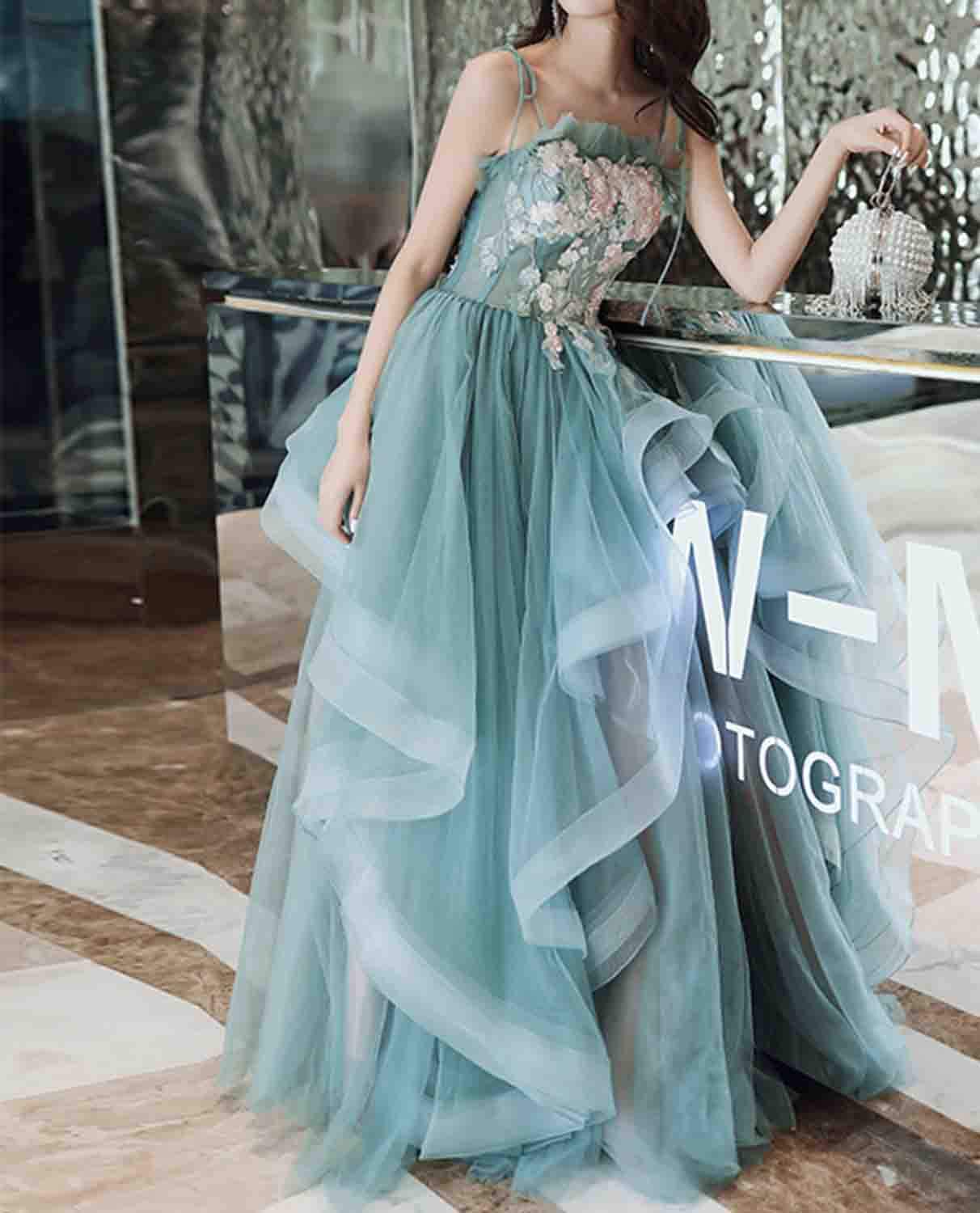 Elegant Women's Spaghetti Strap Applique Prom Dresses - Long Tulle Ruched Evening Gowns for Formal Occasions | Perfect for Homecoming, Prom Night, Wedding Guest & Special Events