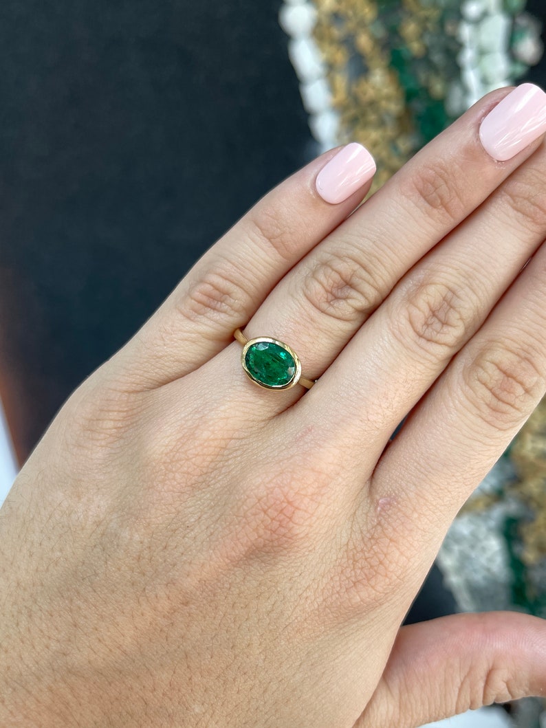 2.75ct 18K Yellow Gold East-West Oval Vivid Green Emerald Solitaire Bezel Promise Ring - Stackable, Anniversary Gift, Engagement Jewelry for Her