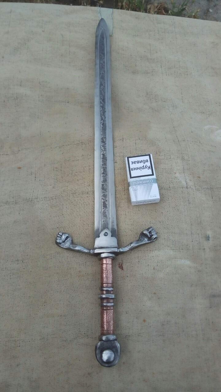 High-Quality Cosplay Sword & Armor Set - Realistic Fantasy Weapon for LARP, Halloween, and Anime Conventions - Perfect for Cosplay Enthusiasts & Collectors