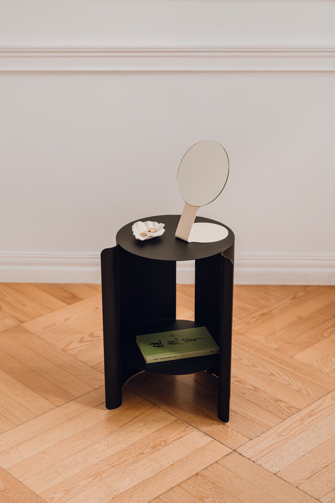 Wa Side Table - Modern Tomato Red End Table for Living Room, Bedroom & Office - Small Accent Table with Sturdy Metal Frame & Wooden Top