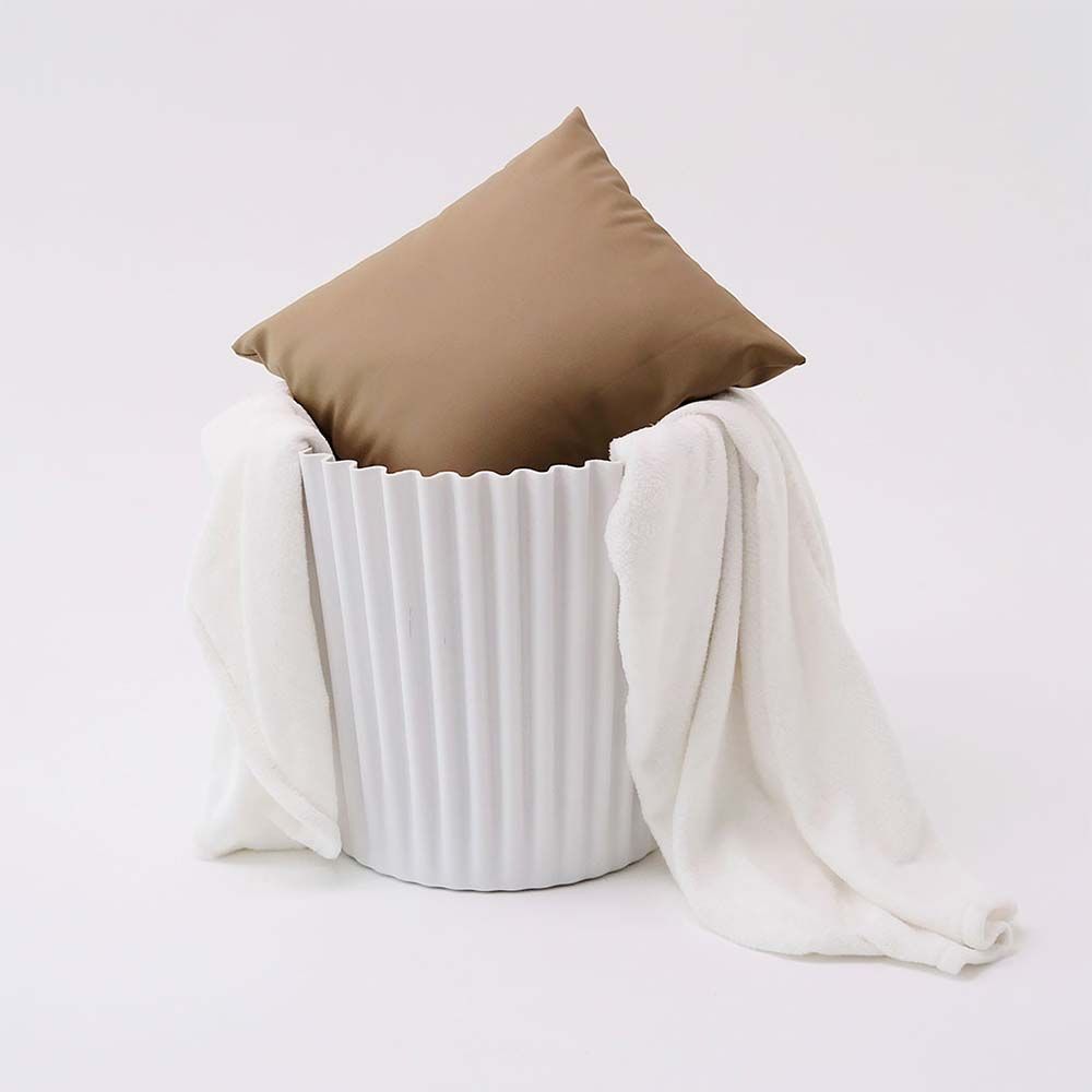2-Pack White Plastic Cupcake Bar Stools - Durable & Stylish Foot Stools for Kitchen, Breakfast Nook, or Home Bar Decor
