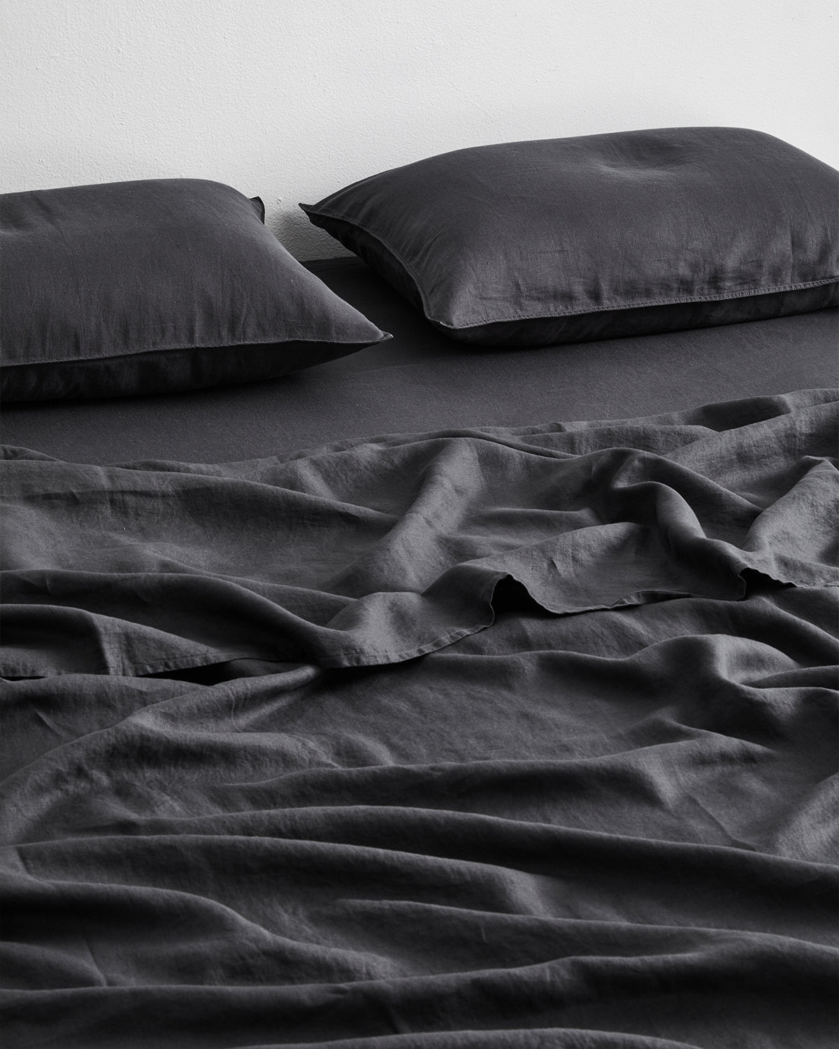 Premium 100% French Flax Linen Sheet Set - Breathable & Eco-Friendly Charcoal Bedding for All Seasons | Perfect for Master Bedroom, Guest Room & Vacation Homes