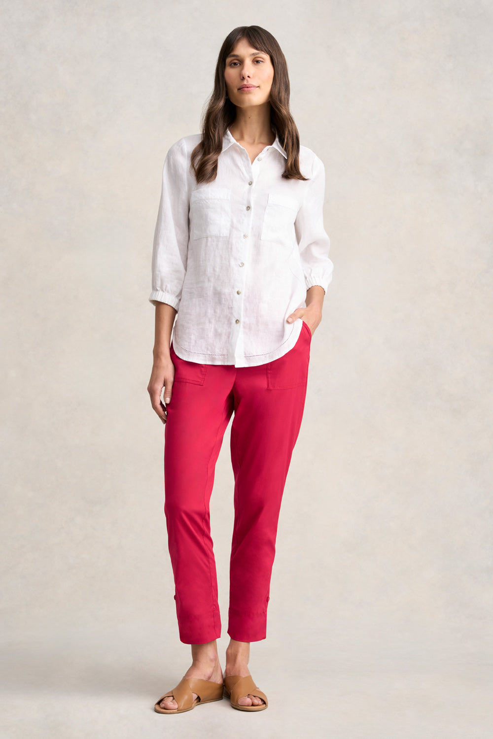 Stylish Pocket Detail Capri Pants for Women - Comfortable Rouge Stretch Fit - Perfect for Yoga, Workout & Casual Wear