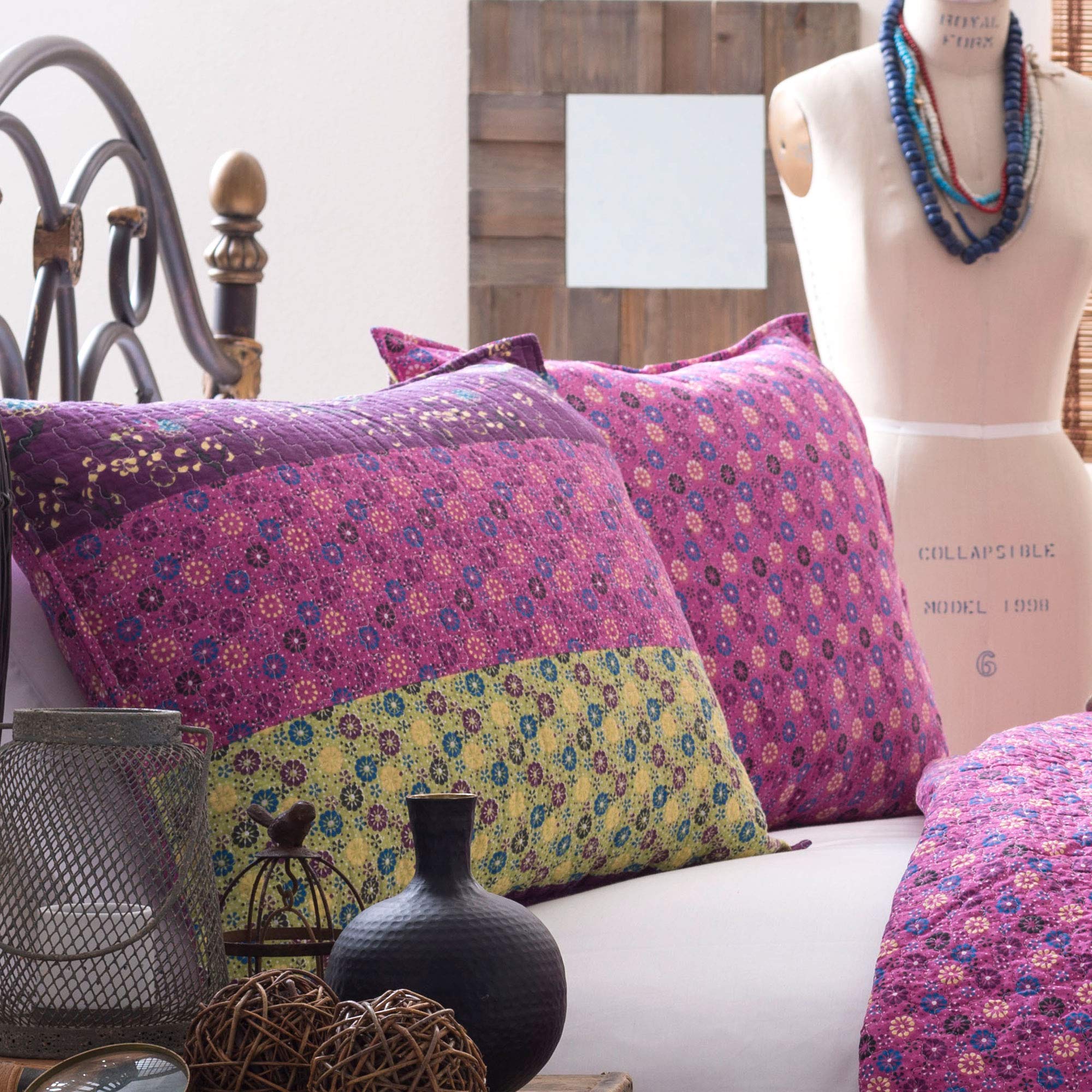 Royal Empire Reversible Cotton Quilt Set - Bohemian Bedding for Full/Queen - Perfect for Boho Bedrooms