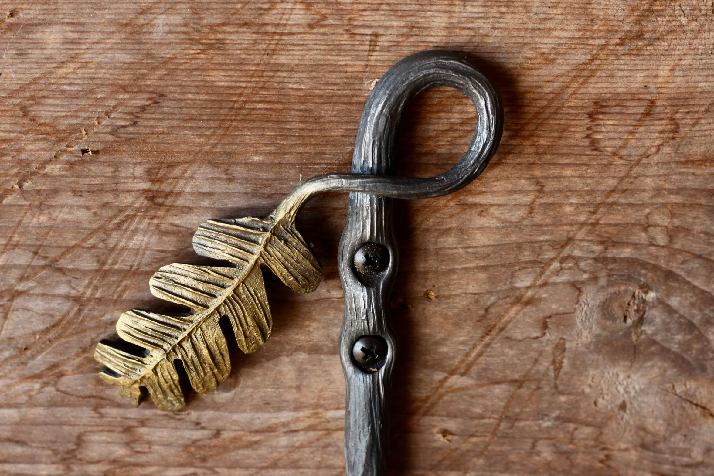 Oak Leaf Hook - Decorative Wall Hooks for Keys, Hats & Coats - Rustic Home & Office Organization Accessories