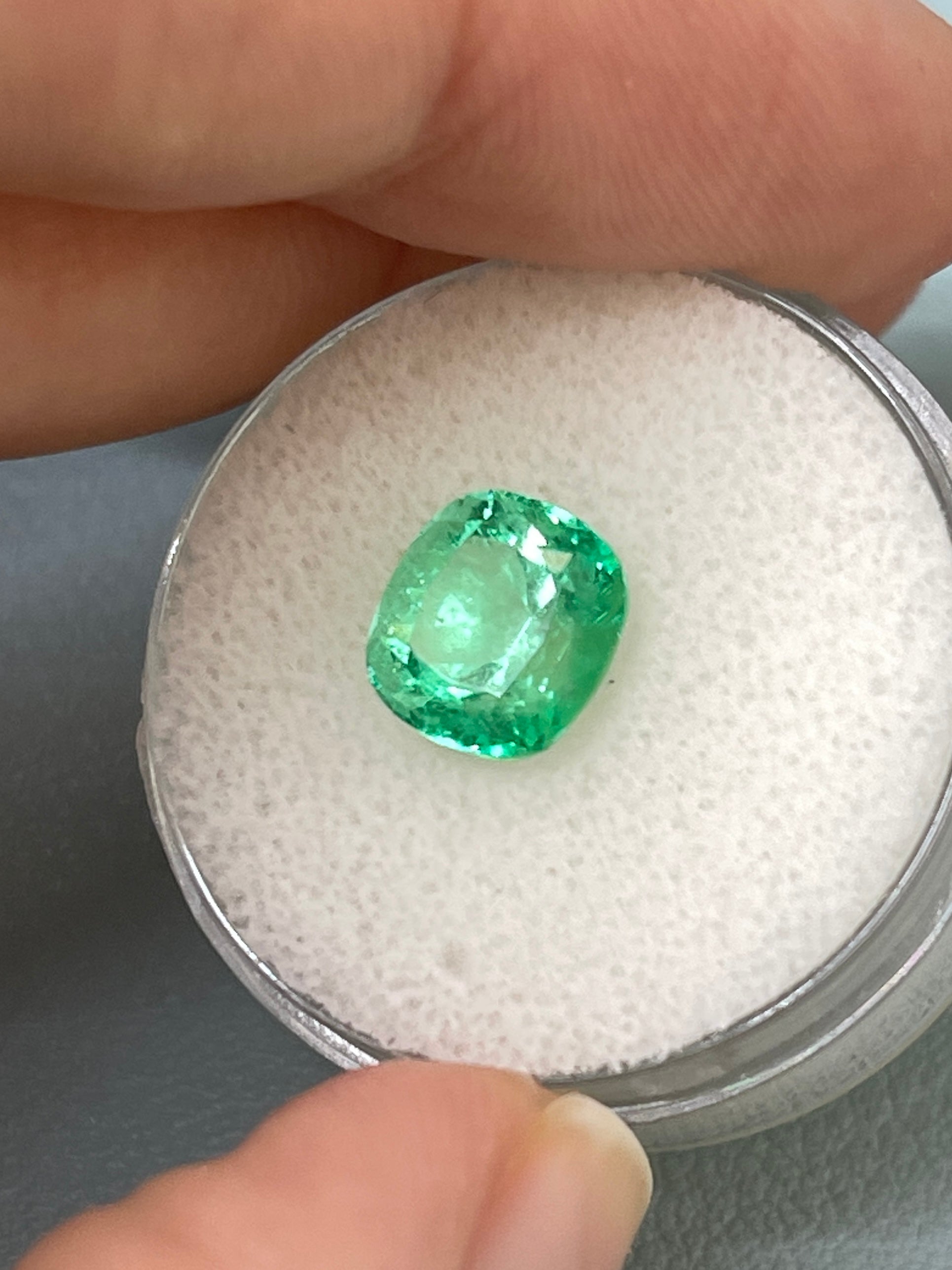 2.31 Carat 8.5x8mm Vibrant Yellowish Green Natural Loose Colombian Emerald Cushion Cut Gemstone for Jewelry Making, Engagement Rings & Collector's Display