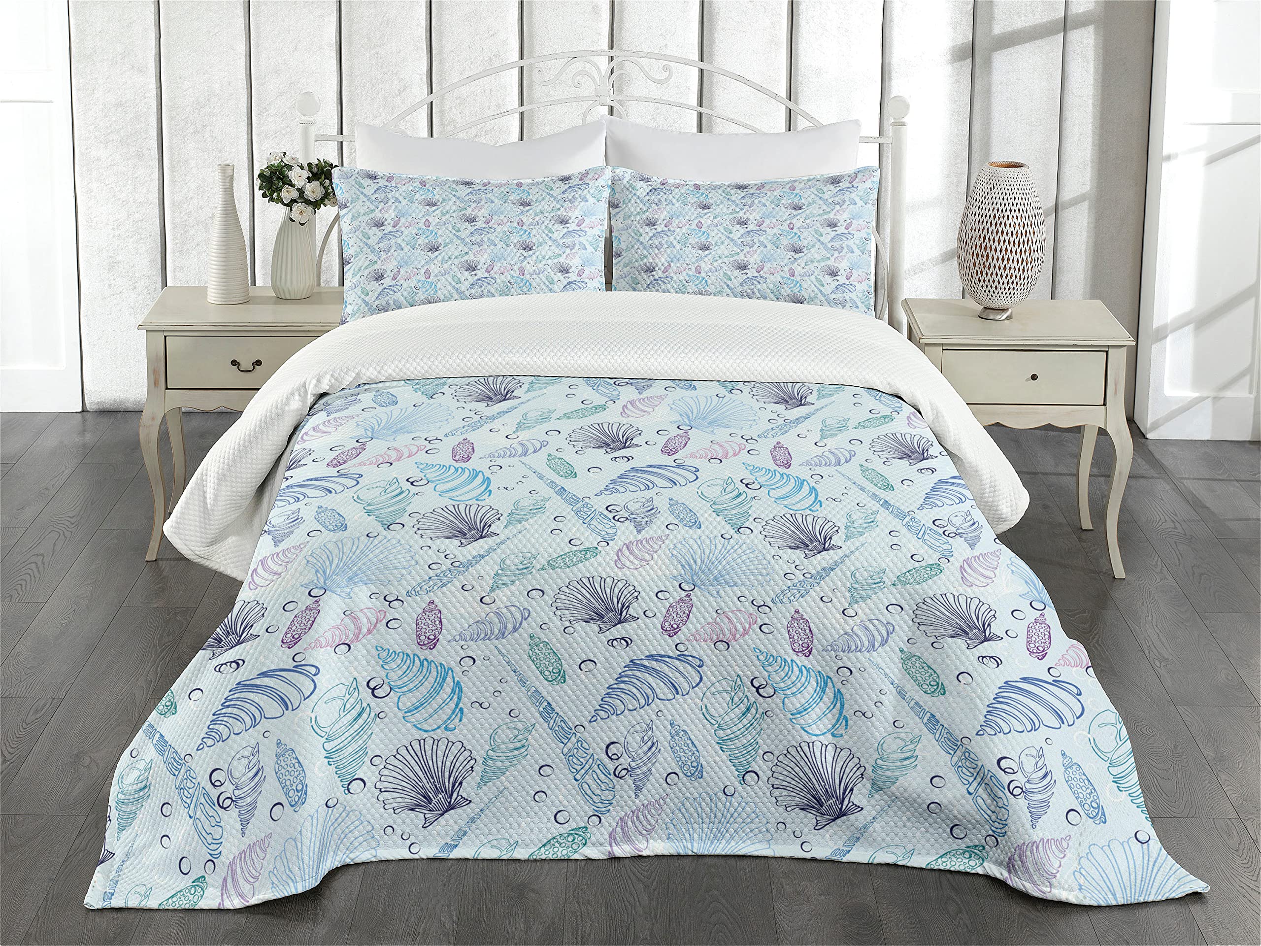 Ambesonne King Size 3-Piece Nautical Bedspread Set with Sea Shell & Underwater Bubbles Ocean Print - Indigo Pale Blue Purple Bedding Coverlet & 2 Pillow Shams | Perfect for Coastal Themed Bedrooms, Beach House Decor & Maritime Inspired Home Styling