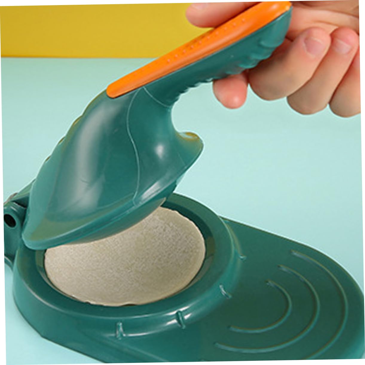 Premium Hemoton Tortilla Press & Dumpling Wrapper Maker - Heavy Duty Cast Iron Dough Press for Homemade Tortillas, Dumplings, Empanadas & More - Perfect Kitchen Gadget for Mexican, Asian & Latin Cuisine