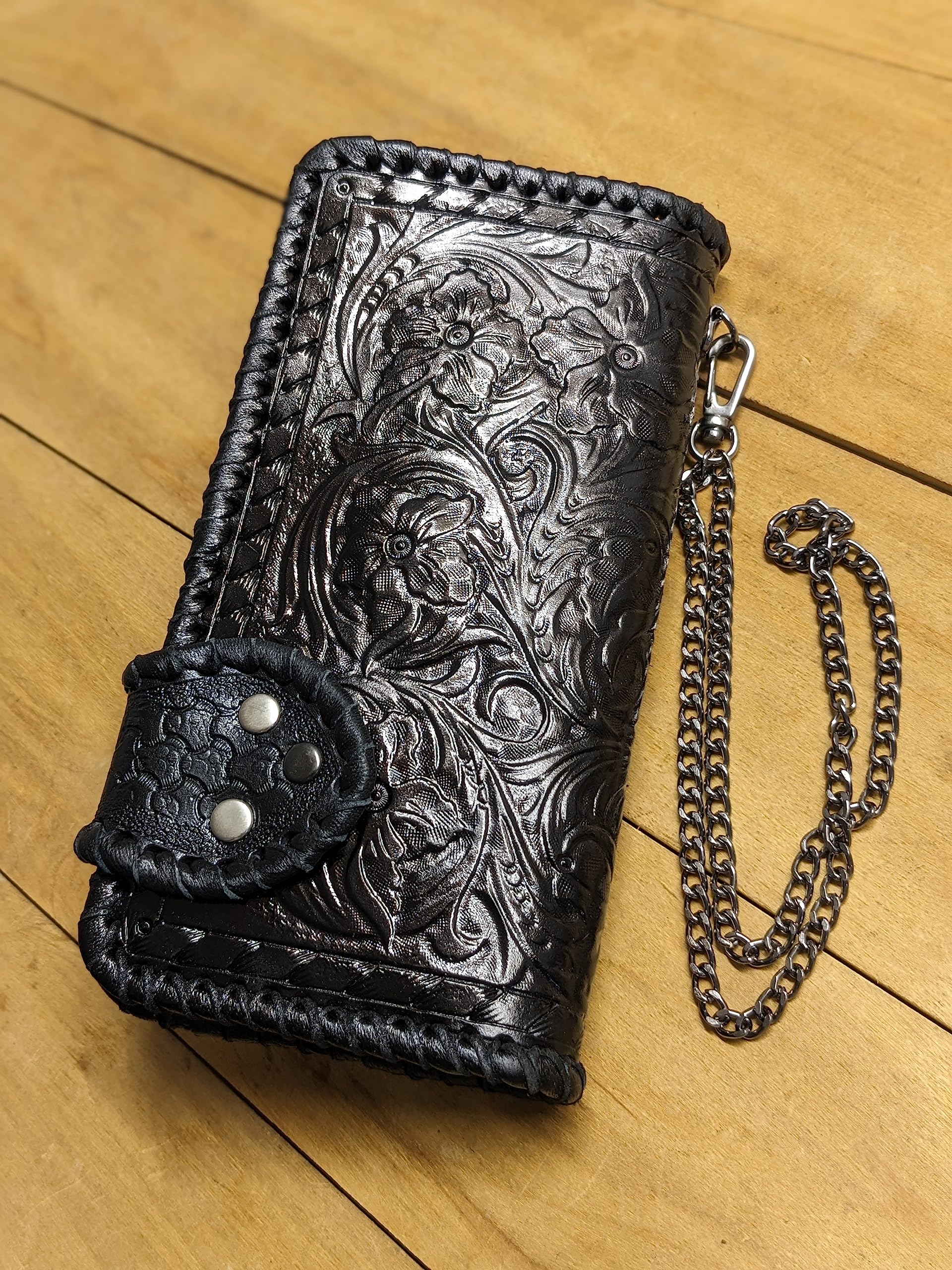 Men's 3D Genuine Leather Wallet - Hand-Carved Biker Wallet with Lion King Design, Custom Personalized Long Wallet for Men | Perfect for Motorcycle Riders, Gift Giving & Everyday Use