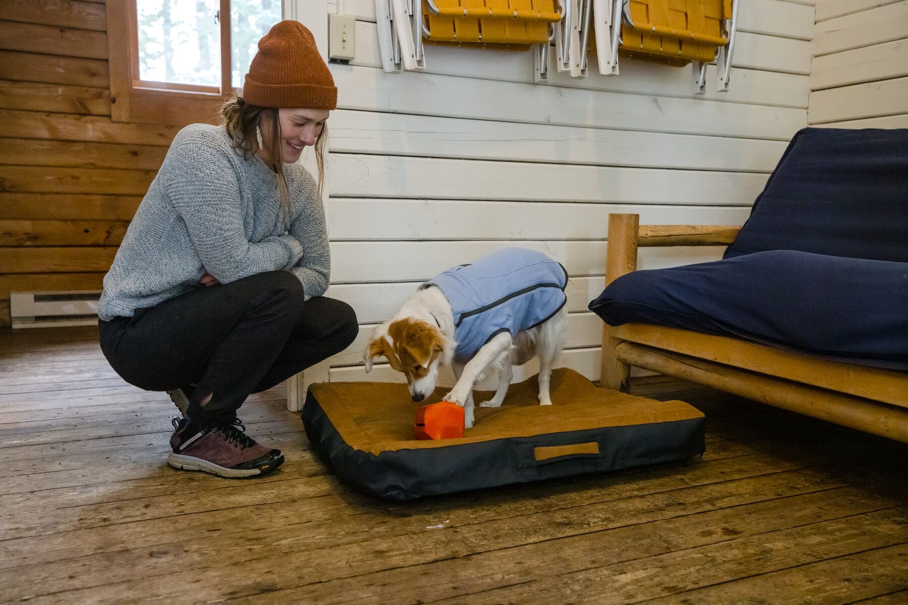 Ruffwear® Gnawt a Rock® Blue Pool Dog Food Dispenser - Slow Feeder for Medium & Large Dogs - Perfect for Outdoor Adventures, Hiking & Travel