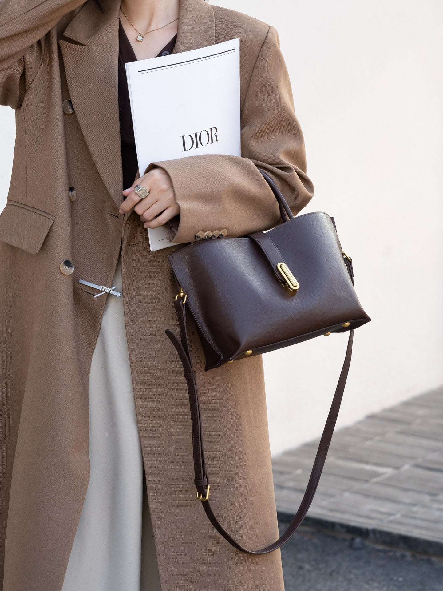 Stylish Genuine Leather Handbag for Women - Trendy Crossbody & Shoulder Bag - Perfect for Work, Travel & Everyday Use