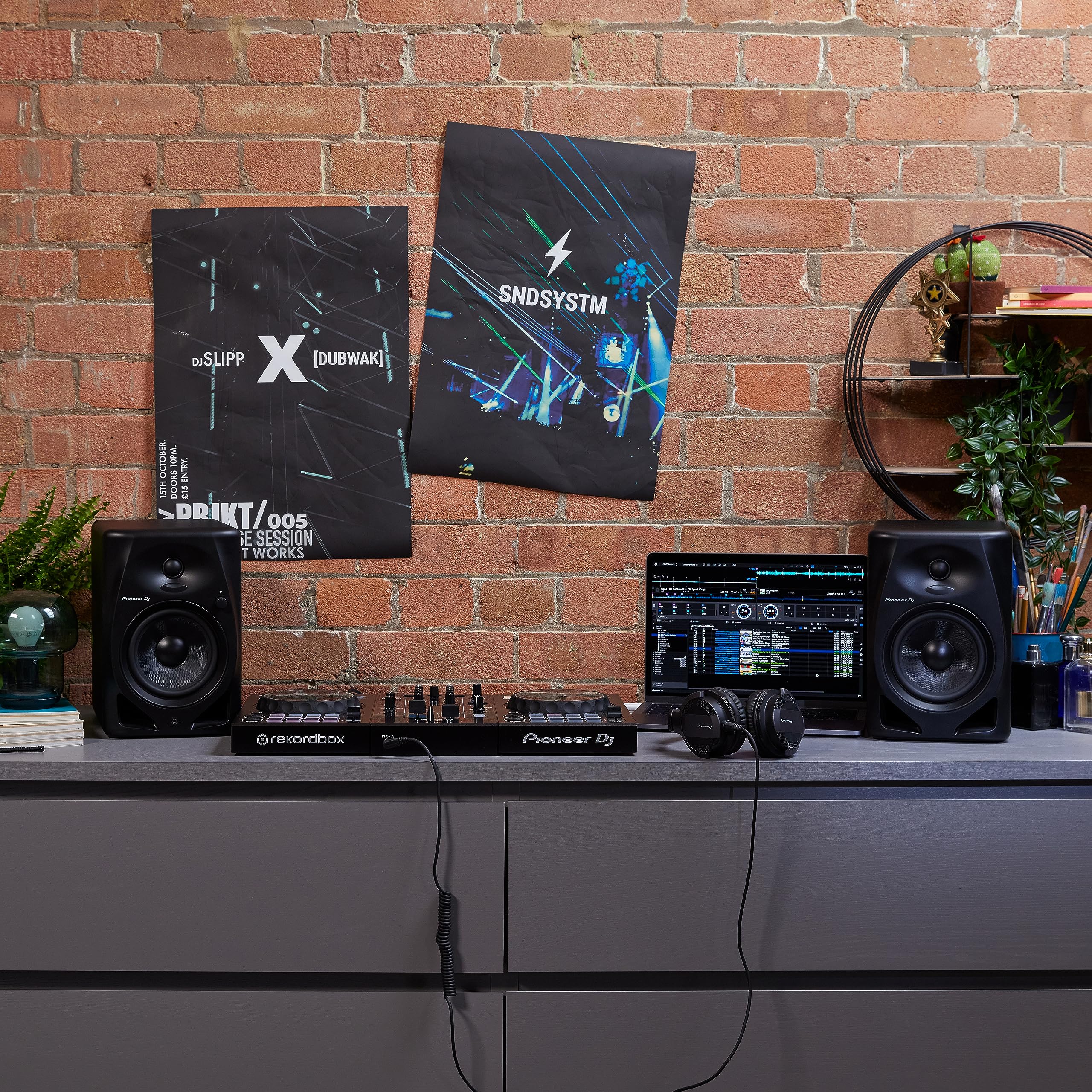 Pioneer DJ DM-50D 5-inch Professional Studio Monitor Speakers (Pair, Black) - High-Quality Active Nearfield Monitors for DJing, Music Production & Home Studio Use