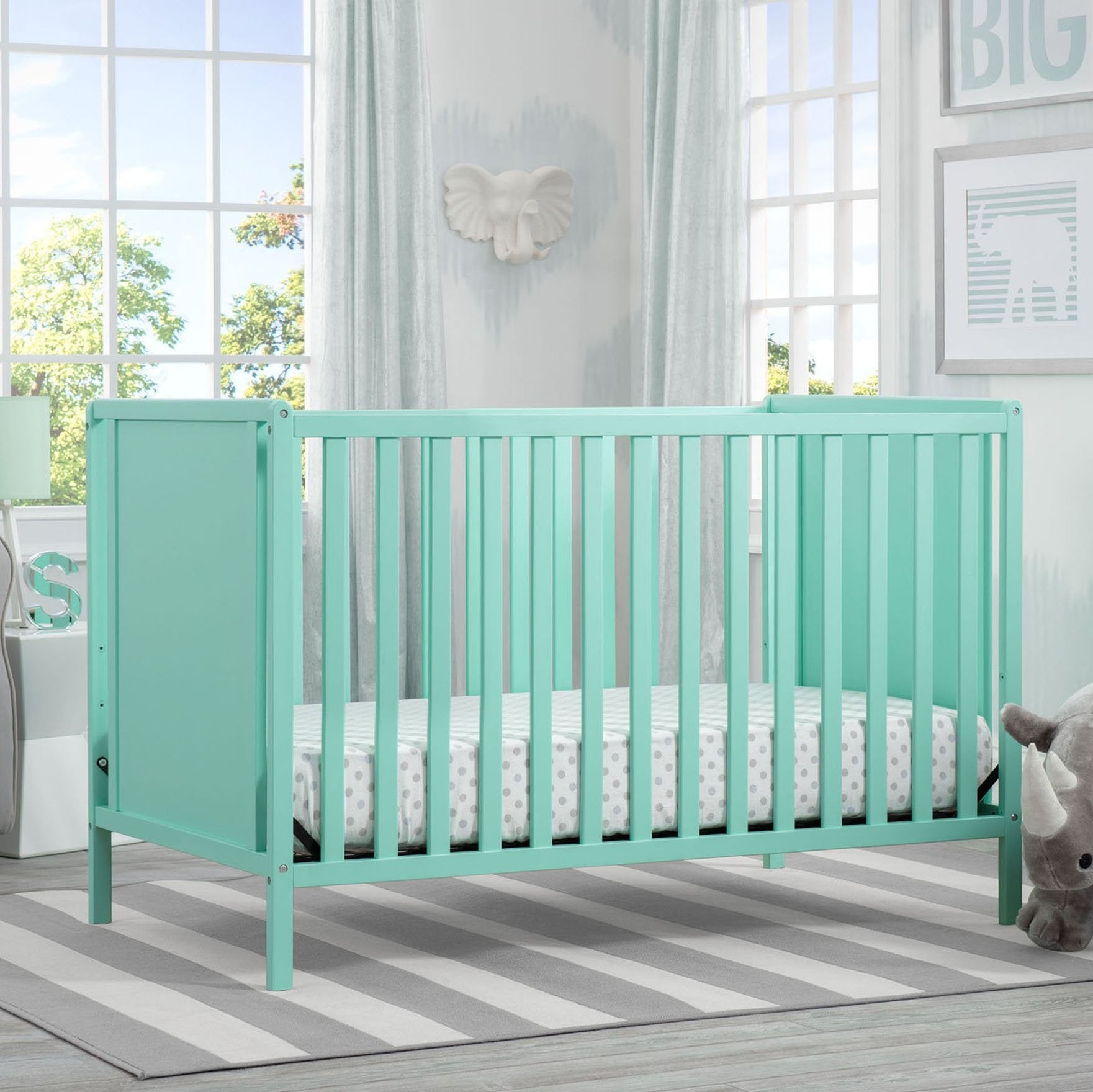 Heartland Classic 4-in-1 Convertible Crib - Toddler Bed, Daybed & Full Size Bed | Safe Nursery Furniture for Baby & Kids Room | Perfect for Newborns, Infants & Growing Children