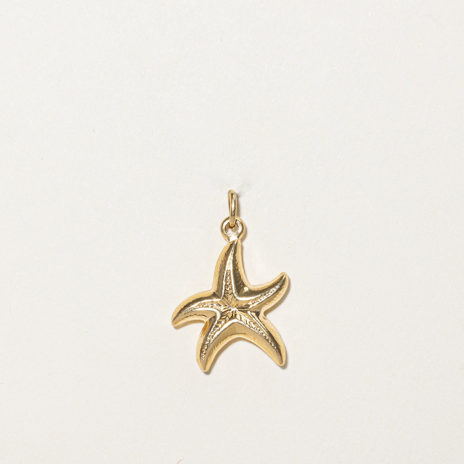 18K Yellow Gold Starfish Charm Pendant - Elegant Beach Jewelry for Women, Perfect for Summer Vacations, Beach Weddings & Gifts