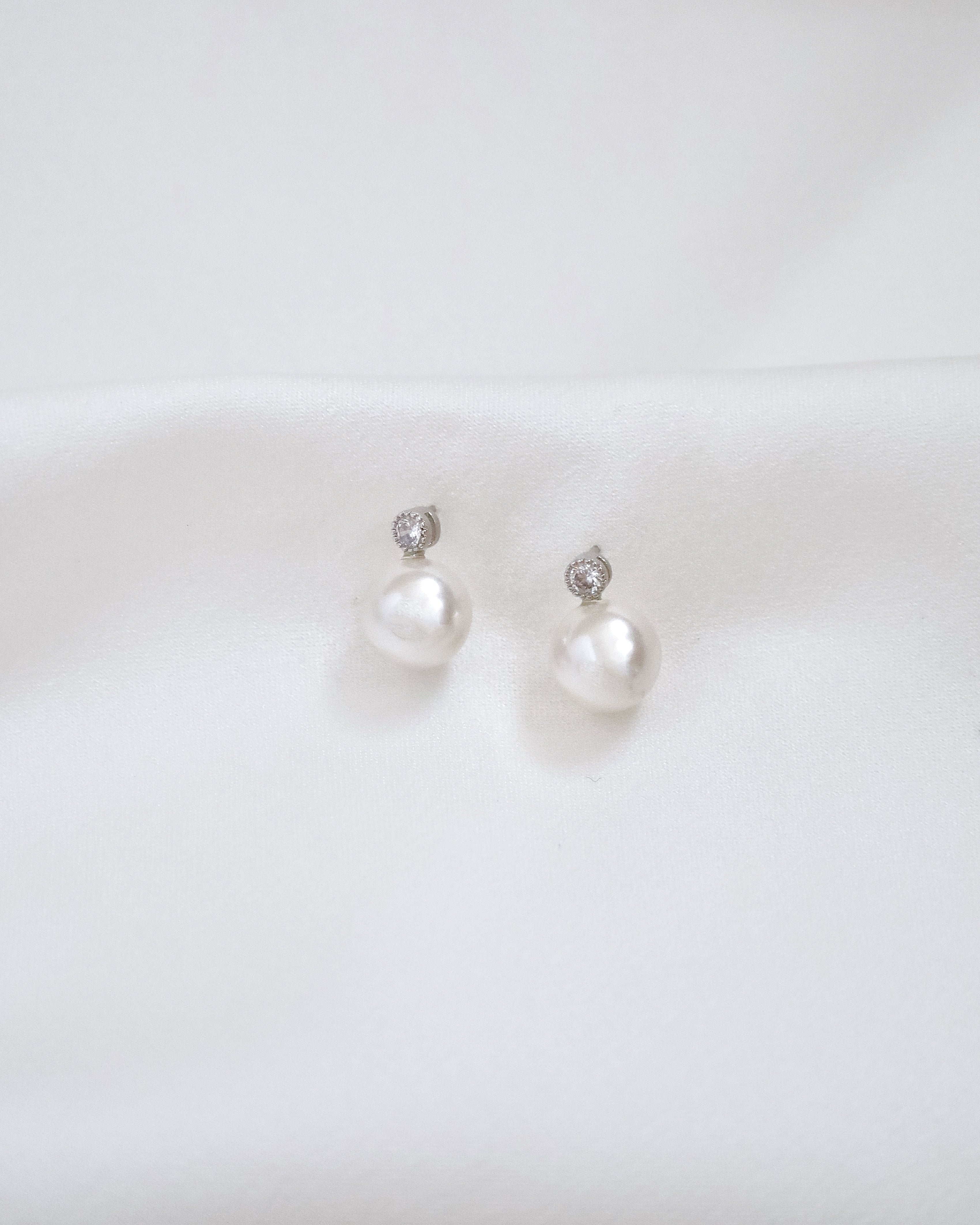 Malia Earrings for Women - Elegant Gold Hoop Earrings, Hypoallergenic & Lightweight - Perfect for Everyday Wear, Parties & Gifts