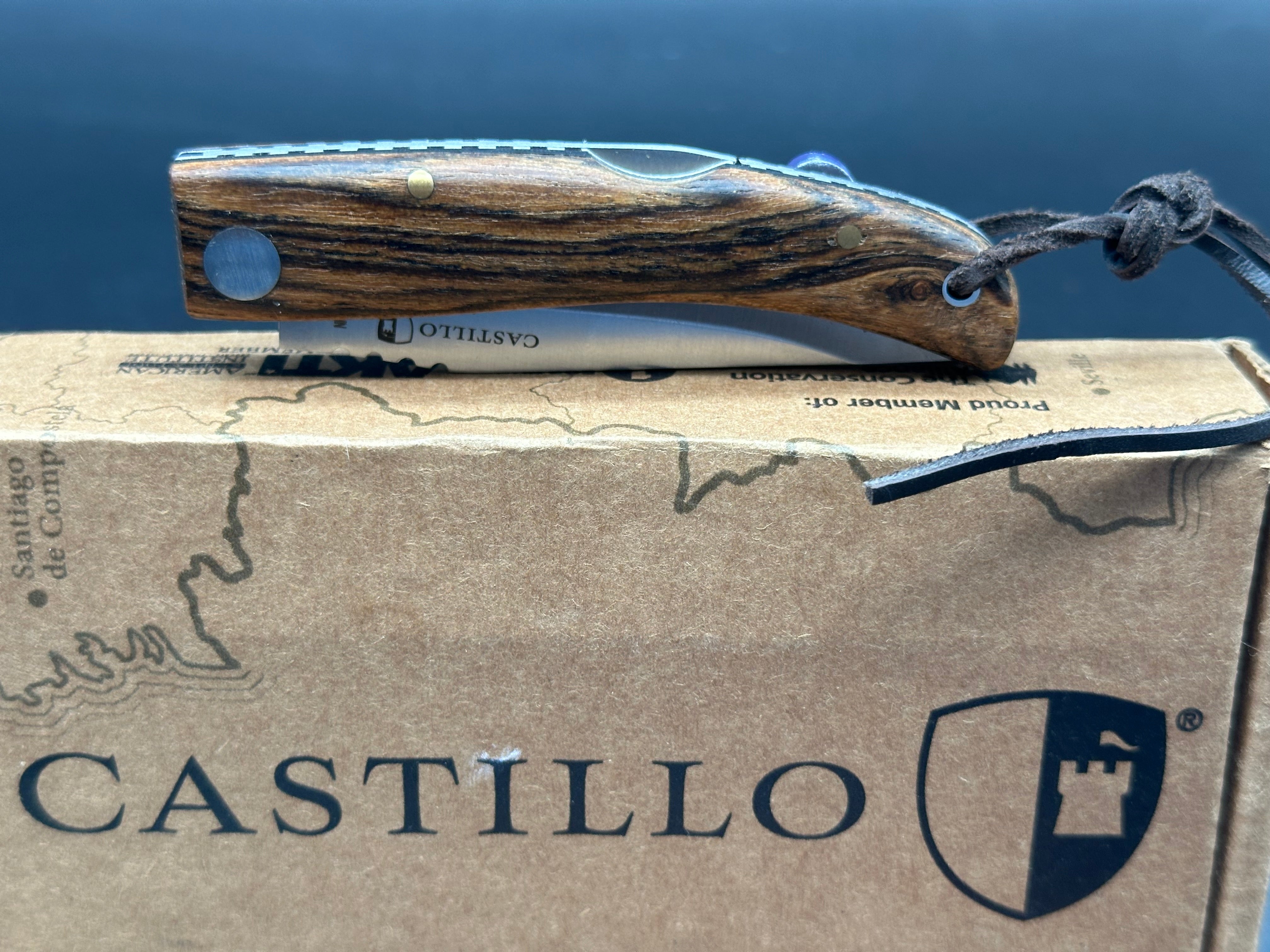 Castillo Knives Navaja Lockback Folding Knife C1BOW - 3 Inch Satin Sandvik 14C28N Stainless Steel Blade, Cocobolo Wood Handle - Perfect for Camping, Hunting & Everyday Carry (EDC)