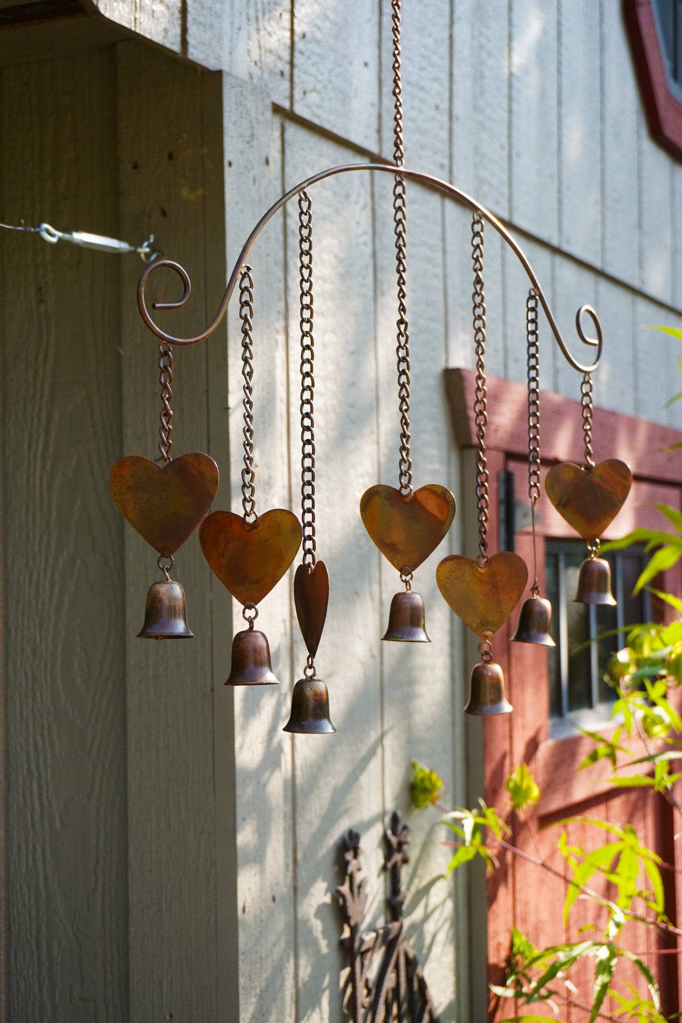 Hearts Wind Chime - Elegant Outdoor Garden Decor with Melodic Tones for Patio, Porch, and Backyard Relaxation