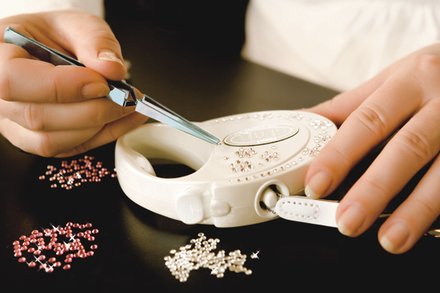 Flexi Glam Retractable Tape Measure with Swarovski Crystals - 12kg/3m Capacity, Small White - Perfect for Sewing, Tailoring, Fashion Design & DIY Craft Projects