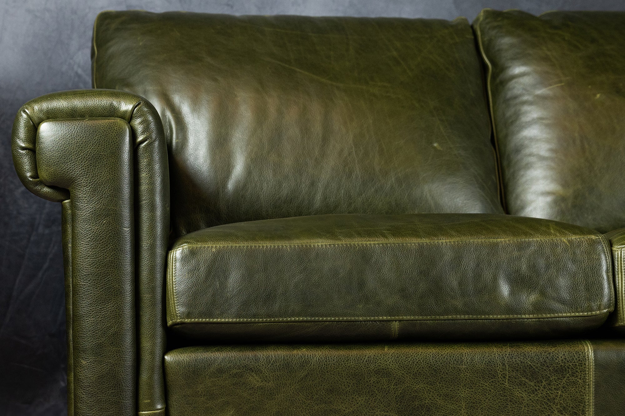 Houston Genuine Leather Sectional Sofa - Modern L-Shaped Couch for Living Room, Family Room & Home Theater - Comfortable & Stylish Furniture for Relaxation & Entertainment