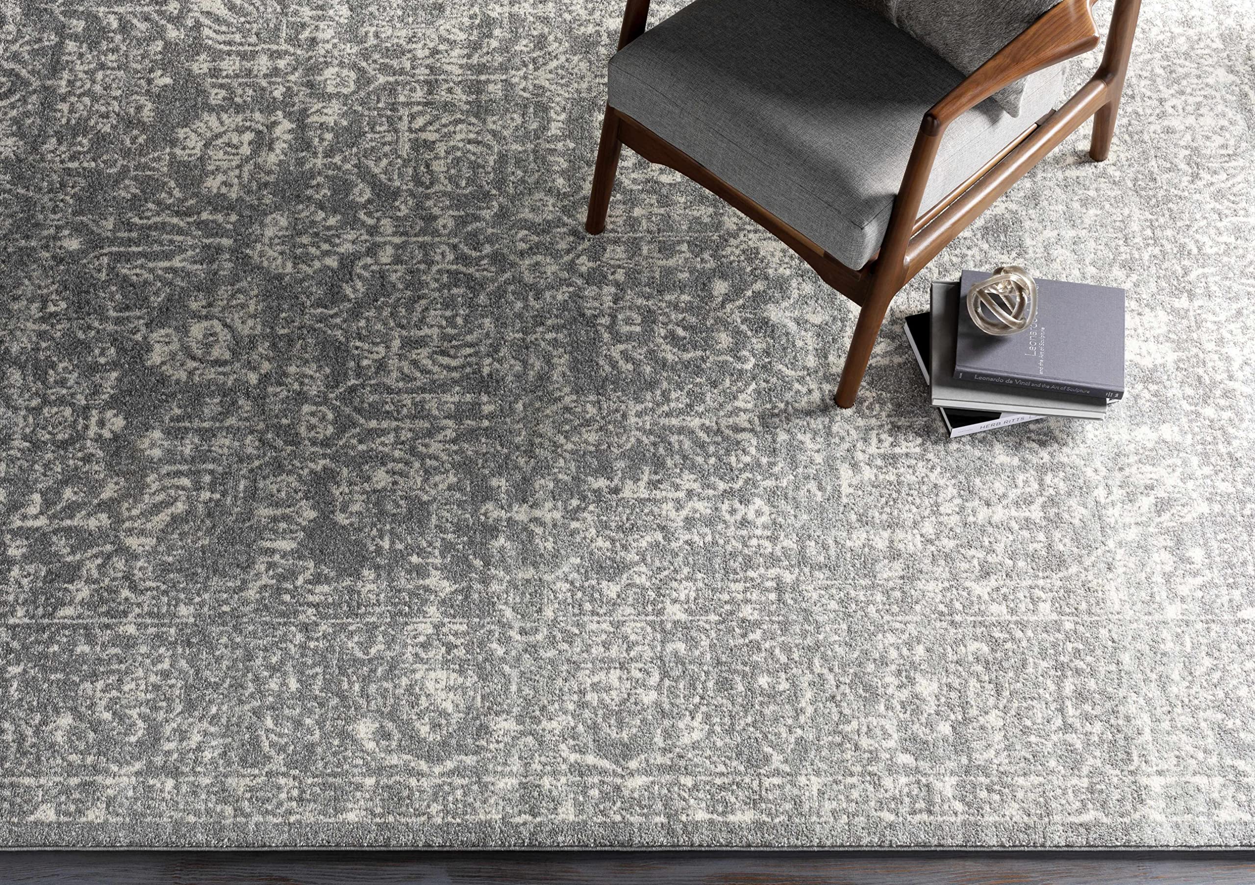 Hauteloom Sigel Traditional Area Rug 2' x 3' - Soft Gray & Beige Living Room Rug, Bedroom Carpet - Perfect for Home Decor, Office, Dorm & Cozy Spaces