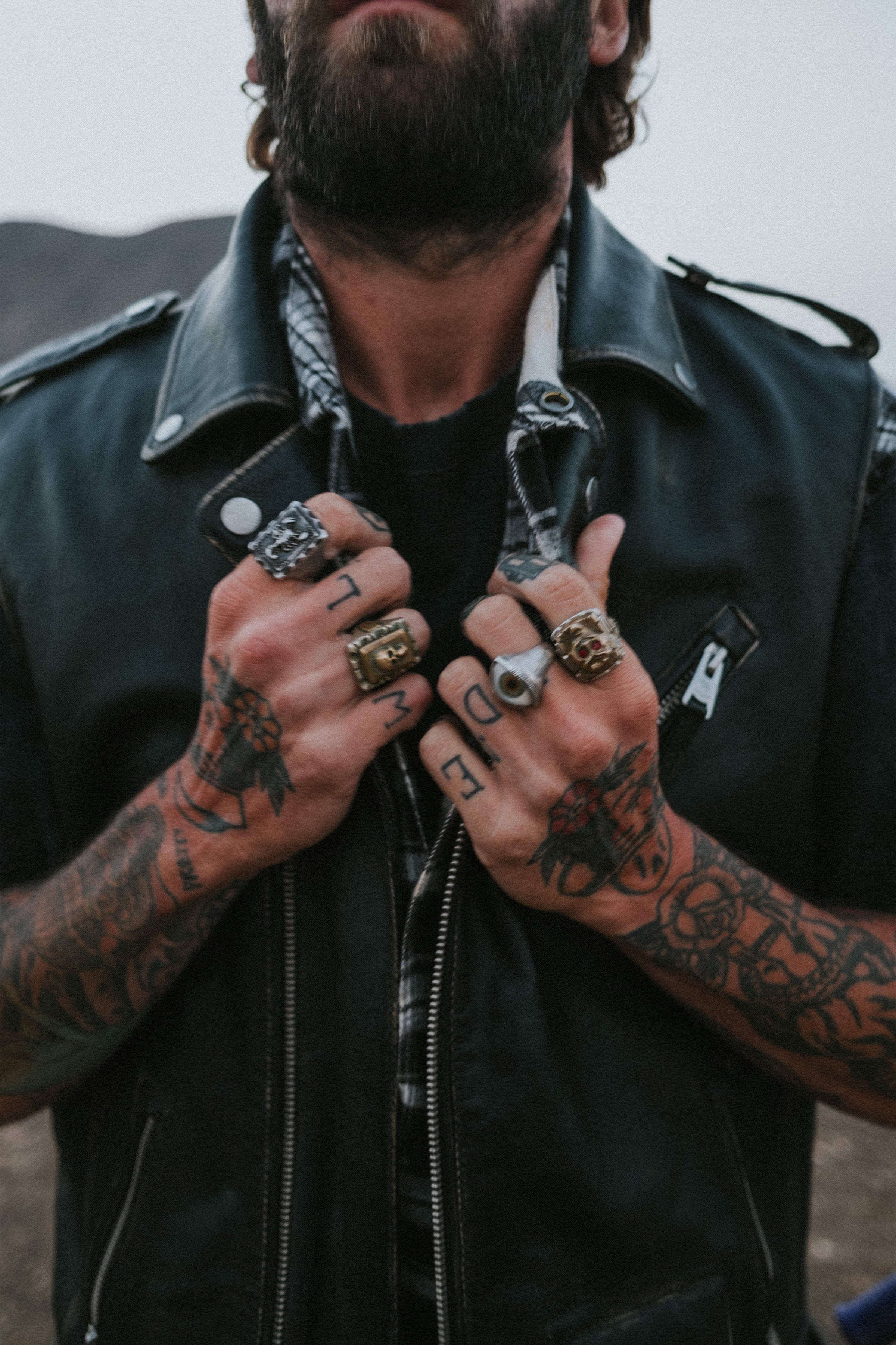 Natural Born Sinner Oversized Gilet for Men - Stylish Winter Vest with Fleece Lining - Perfect for Outdoor Activities, Casual Wear & Street Fashion