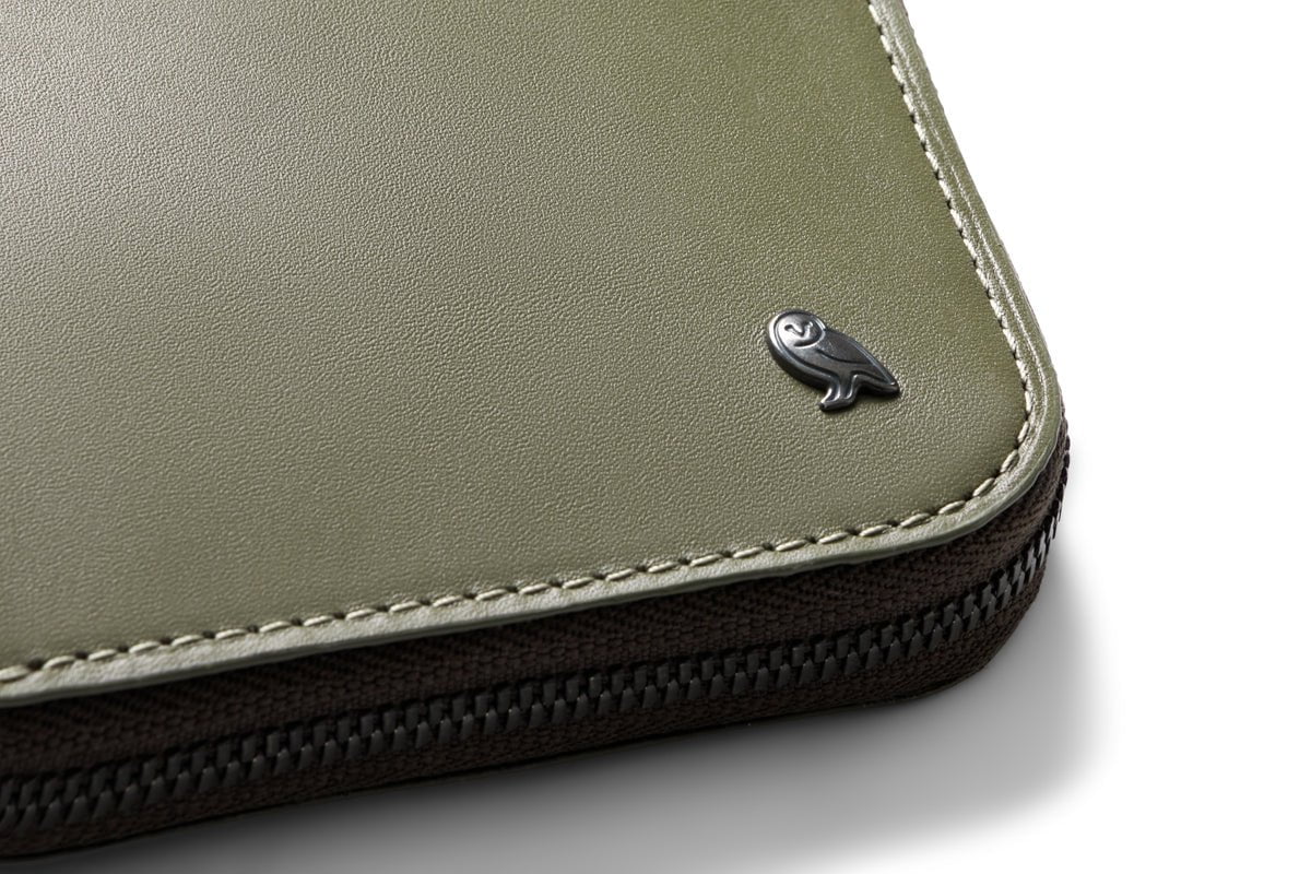 Bellroy Slim Zip Wallet for Men & Women - RFID Blocking Minimalist Card Holder - Perfect for Travel, Everyday Carry & Secure Storage