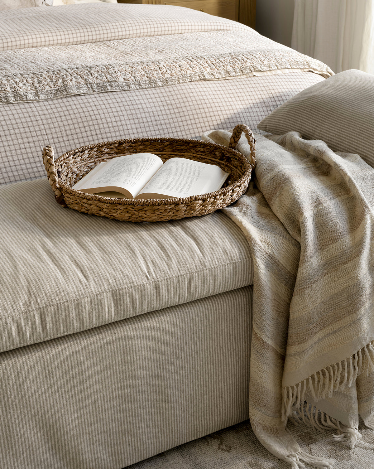 Salter Woven Tray - Natural Rattan Serving Tray for Coffee Table, Breakfast in Bed, or Home Decor | Stylish and Durable Handwoven Basket for Living Room, Bedroom, or Kitchen Organization