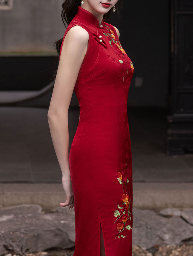 Elegant Red Embroidered Persimmon Qipao Wedding Dress - Traditional Chinese Cheongsam for Bridal Ceremony, Engagement Party & Cultural Events