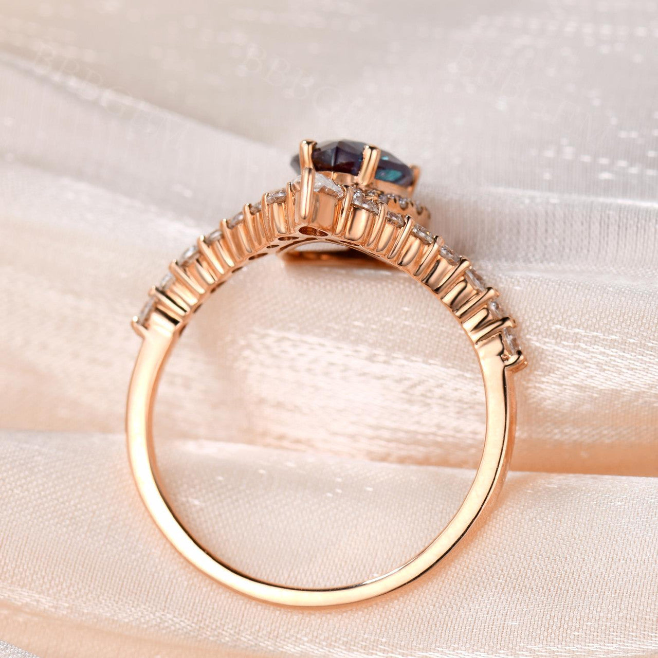 1.5 Carat Lab-Created Alexandrite Pear Shaped Engagement Ring for Women with Diamond Halo in Rose Gold - Perfect for Proposals, Anniversaries & Special Occasions