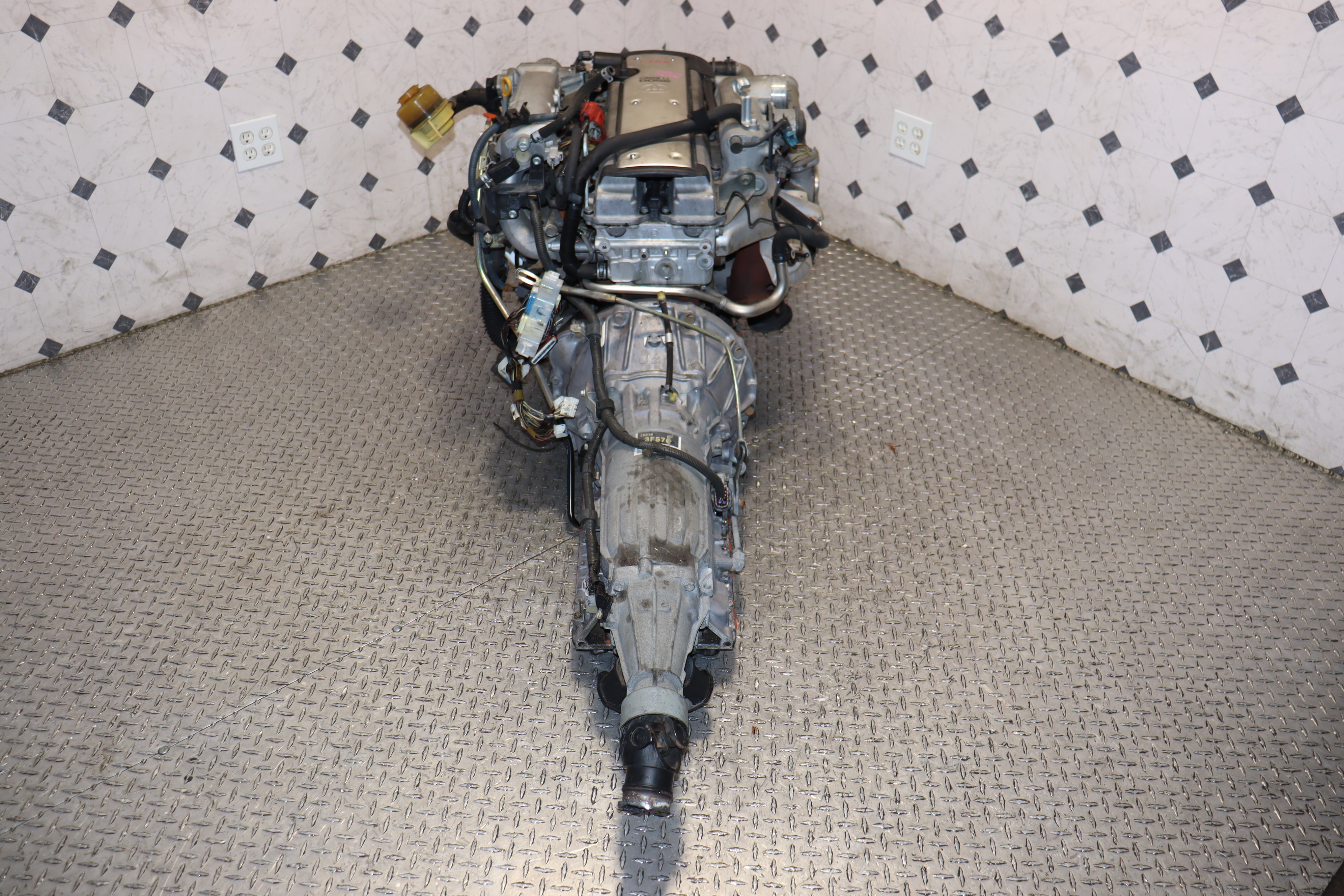 JDM 1JZ-GTE VVTi Turbo Engine with Automatic Transmission - Compatible with Lexus IS300 GS300, Toyota Chaser Mark II & Soarer - Perfect for Engine Swap & Performance Upgrades - Ideal for Racing, Drifting & Car Restoration Projects