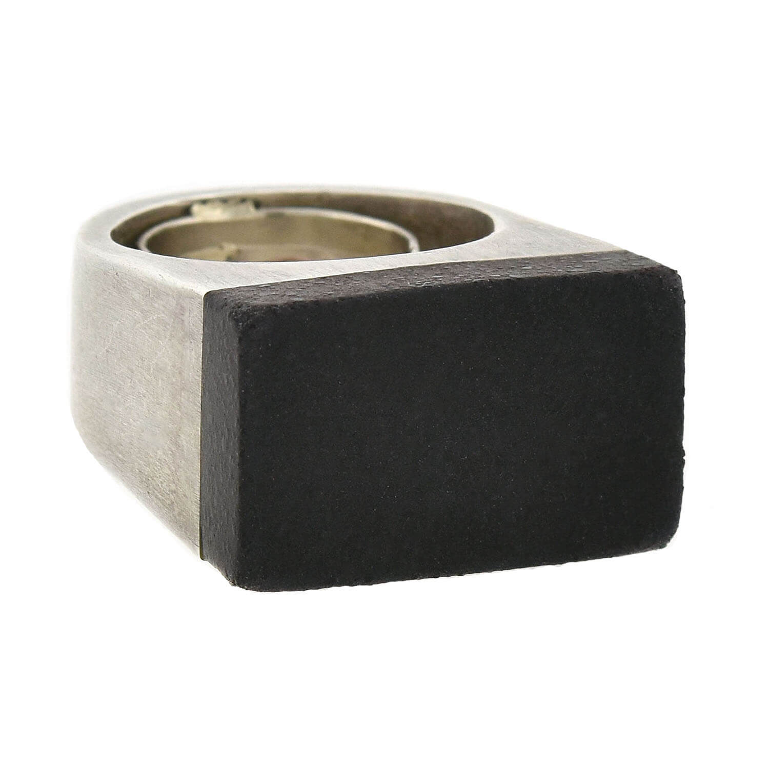 Vintage GUCCI Large Sterling Silver & Rubber Ring for Women - Elegant Fashion Jewelry for Parties, Weddings & Everyday Wear