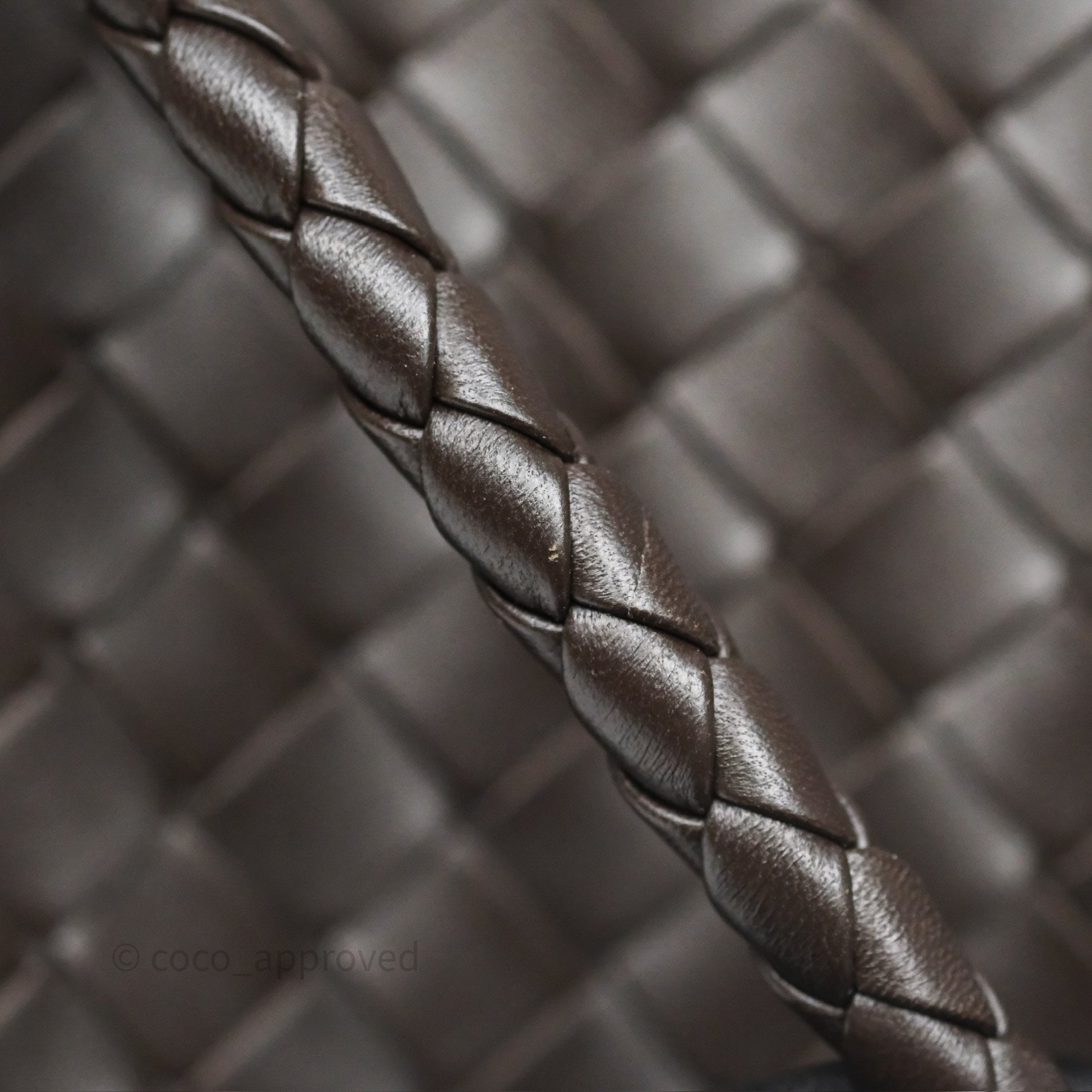 Bottega Veneta Medium Andiamo Bag in Fondant Brown - Intrecciato Lambskin Leather Crossbody Shoulder Bag for Women | Perfect for Work, Travel & Everyday Luxury