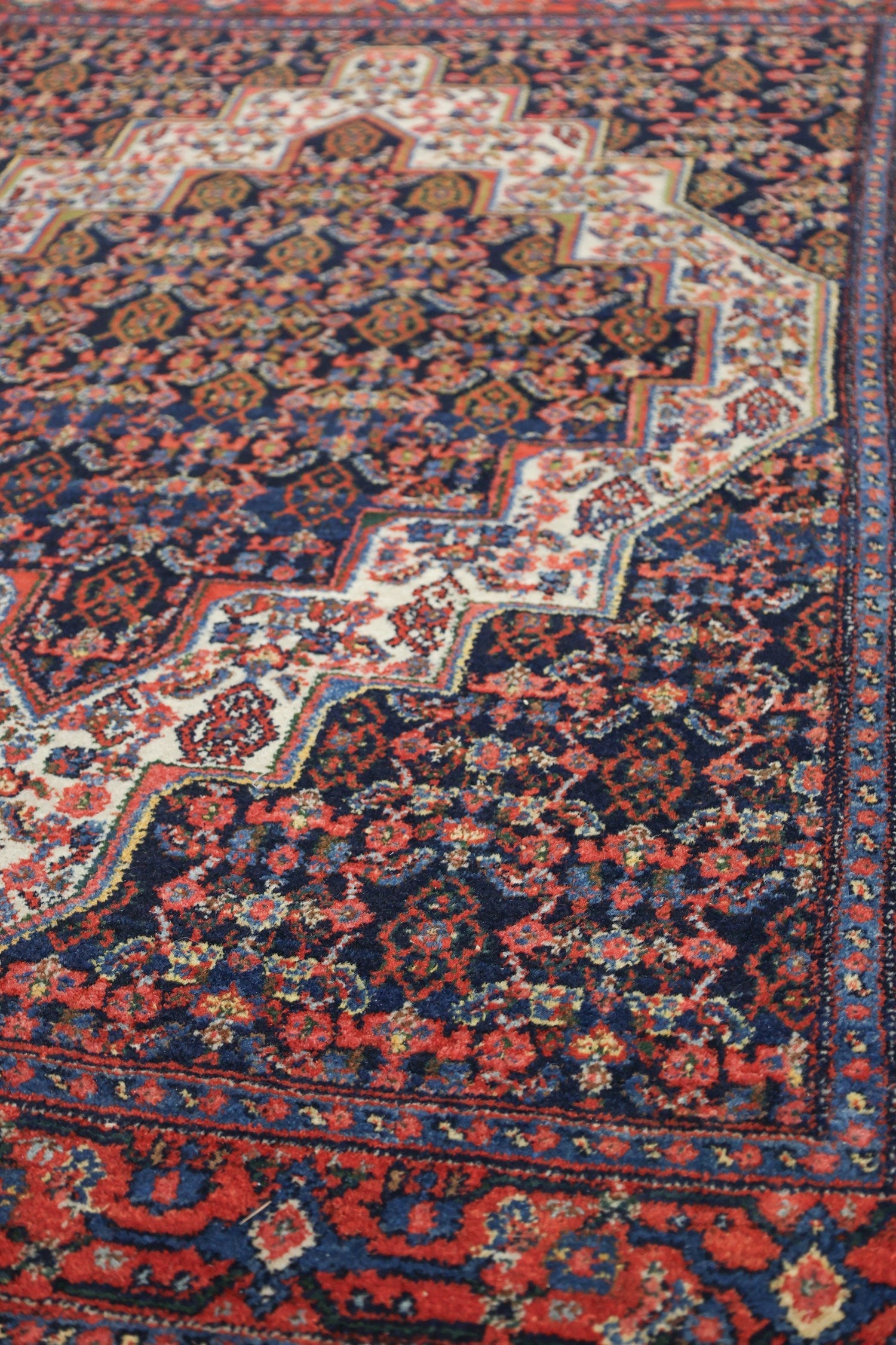 Antique Senneh Handwoven Traditional Persian Rug - J76411 - Perfect for Living Room, Bedroom & Home Decor