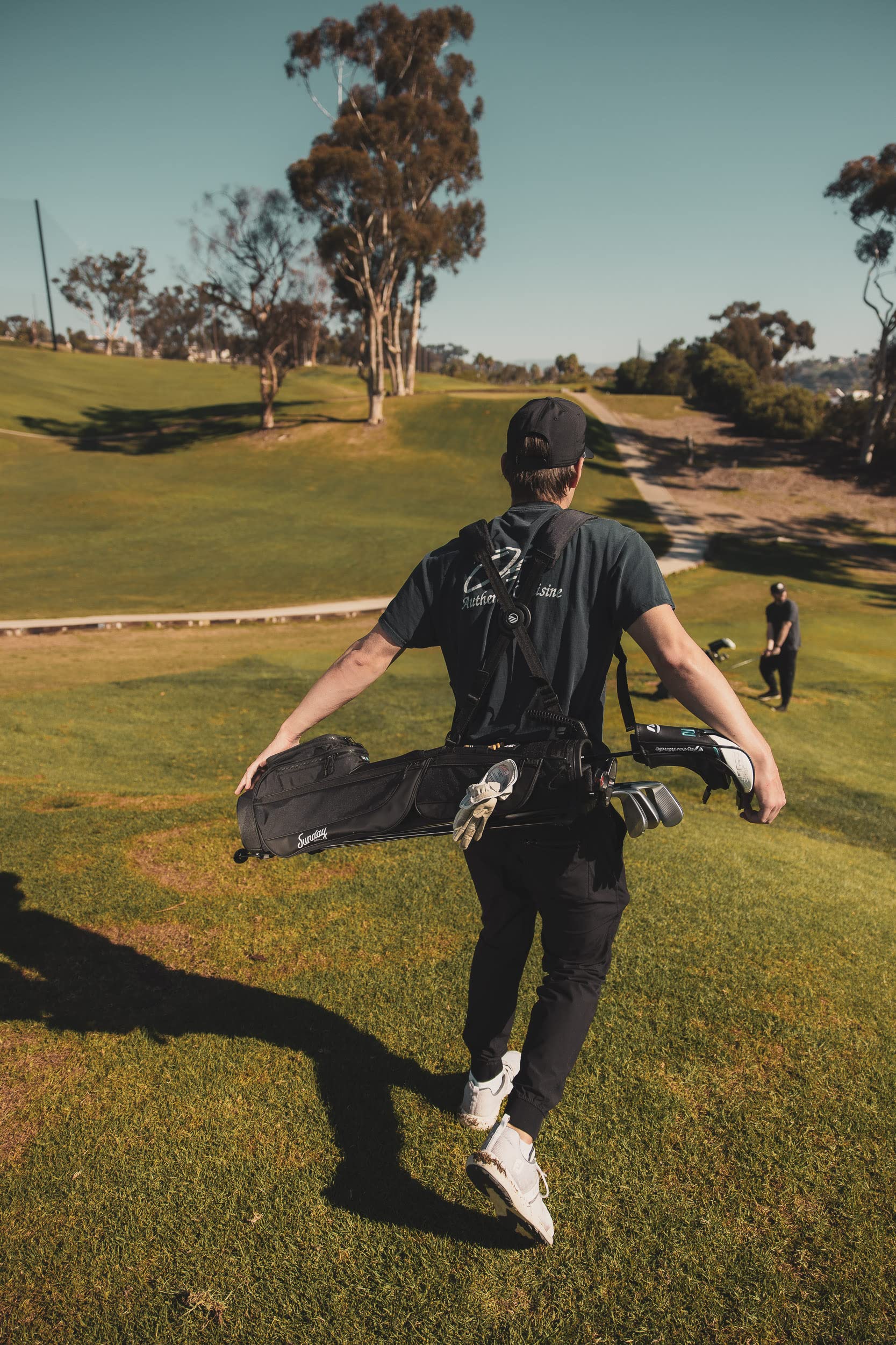 Sunday Golf Loma XL Bag - Ultra Lightweight 3.4lbs Golf Stand Bag with Adjustable Strap - Perfect for Driving Range, Par 3 & Executive Courses - Easy Carry Pitch n Putt Golf Bag for Men & Women - Ideal for Casual Play, Practice Sessions & Travel